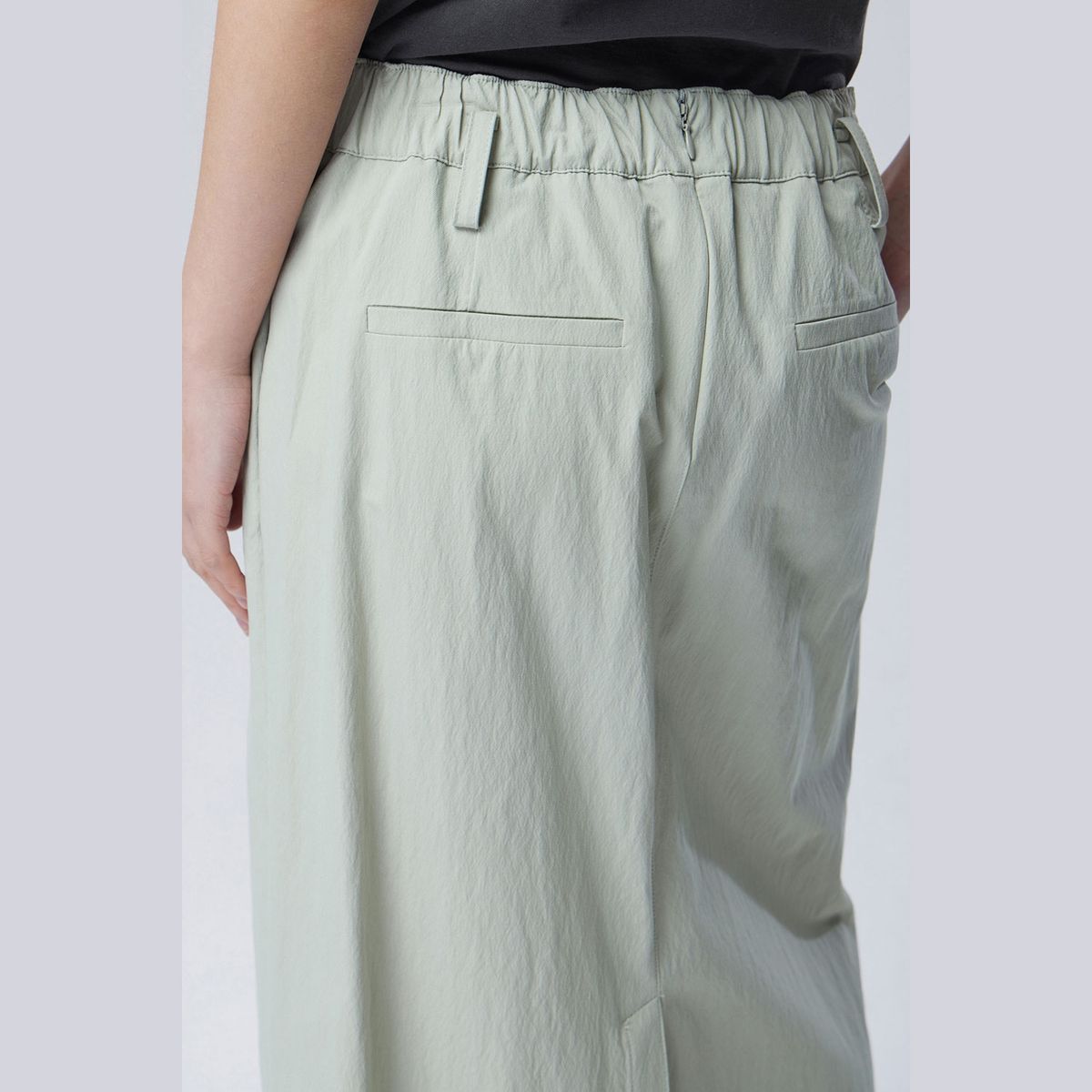 베네통(BENETTON) 핀턱 랩 레이어드 스커트_BASK03611KA