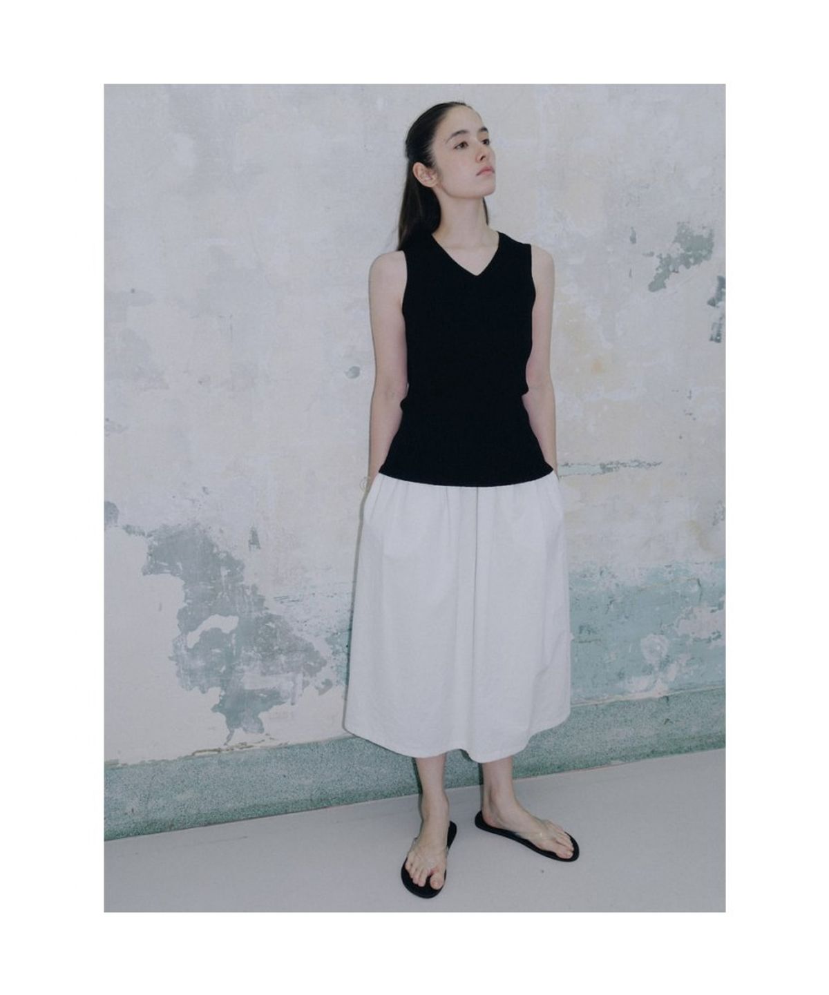 디애퍼처(THE APERTURE) Delia Sleeveless Top  Black (TA6451A105)