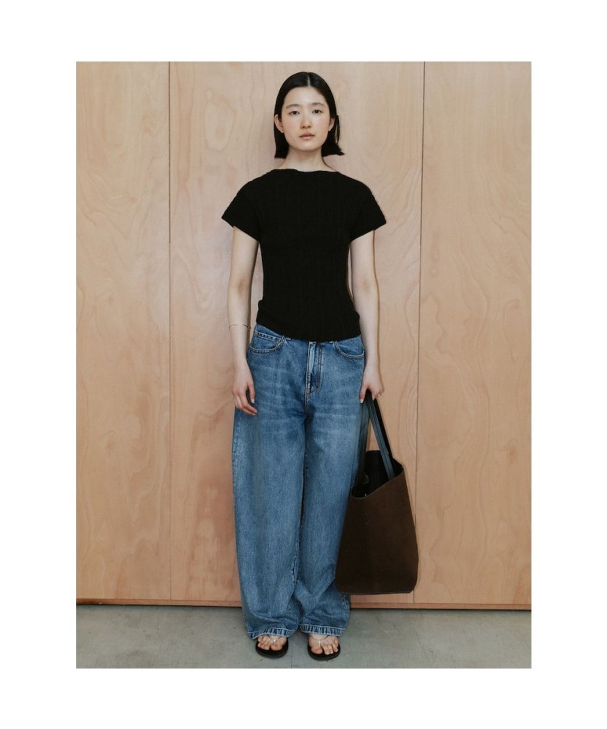 디애퍼처(THE APERTURE) Ohu Pleated Knit Top  Black (TA6451A125)