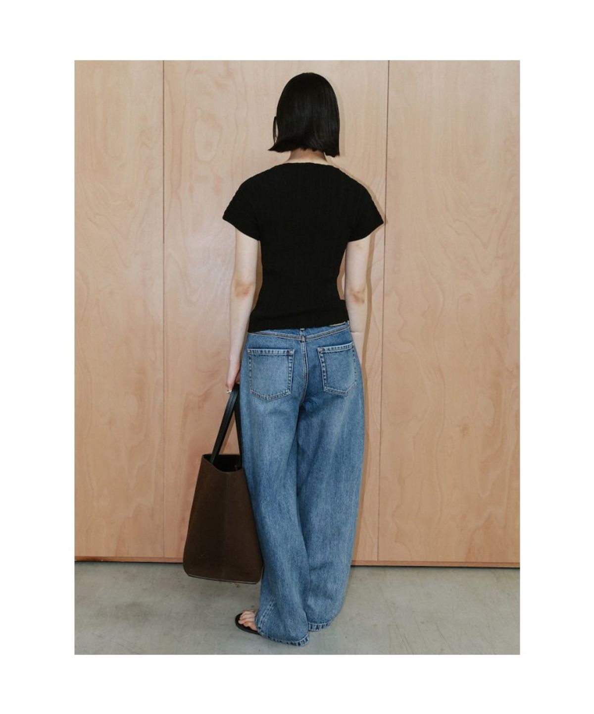 디애퍼처(THE APERTURE) Ohu Pleated Knit Top  Black (TA6451A125)