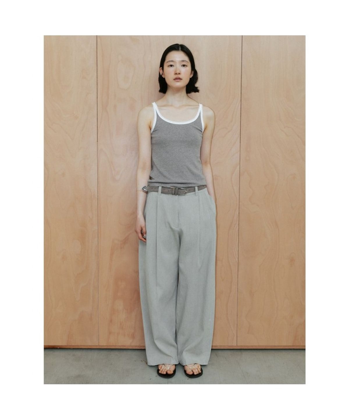 디애퍼처(THE APERTURE) Linen Over Tuck Pants  Ivory (TA6421A090)