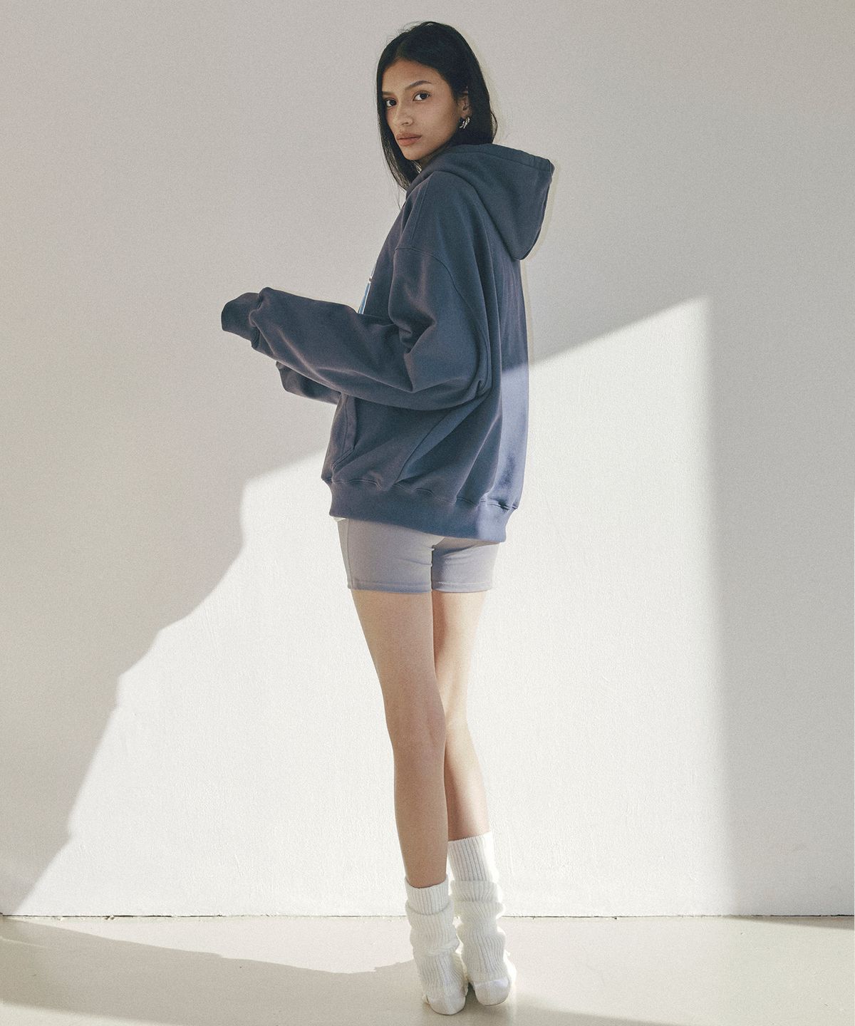 인지액티브(INJIACTIVE) Ready Zip Through Hoodie 차콜