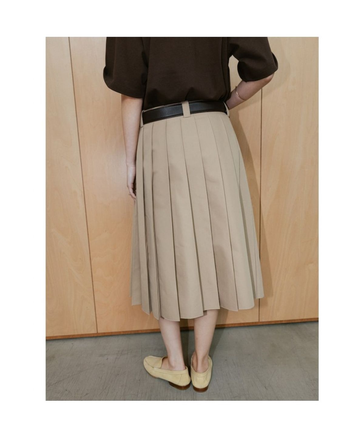 디애퍼처(THE APERTURE) 90S Cotton Pleated Skirt  Beige (TA6227A05A)