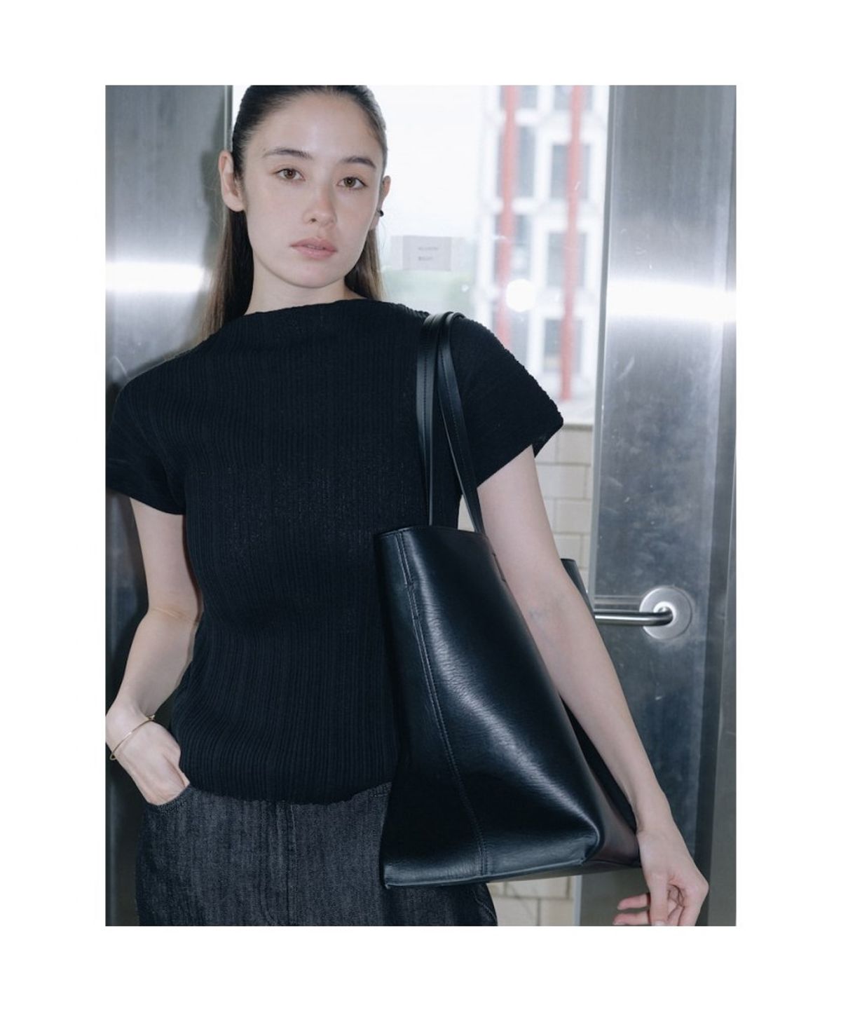 디애퍼처(THE APERTURE) Vaso Bag  Black (TA67D4A035)