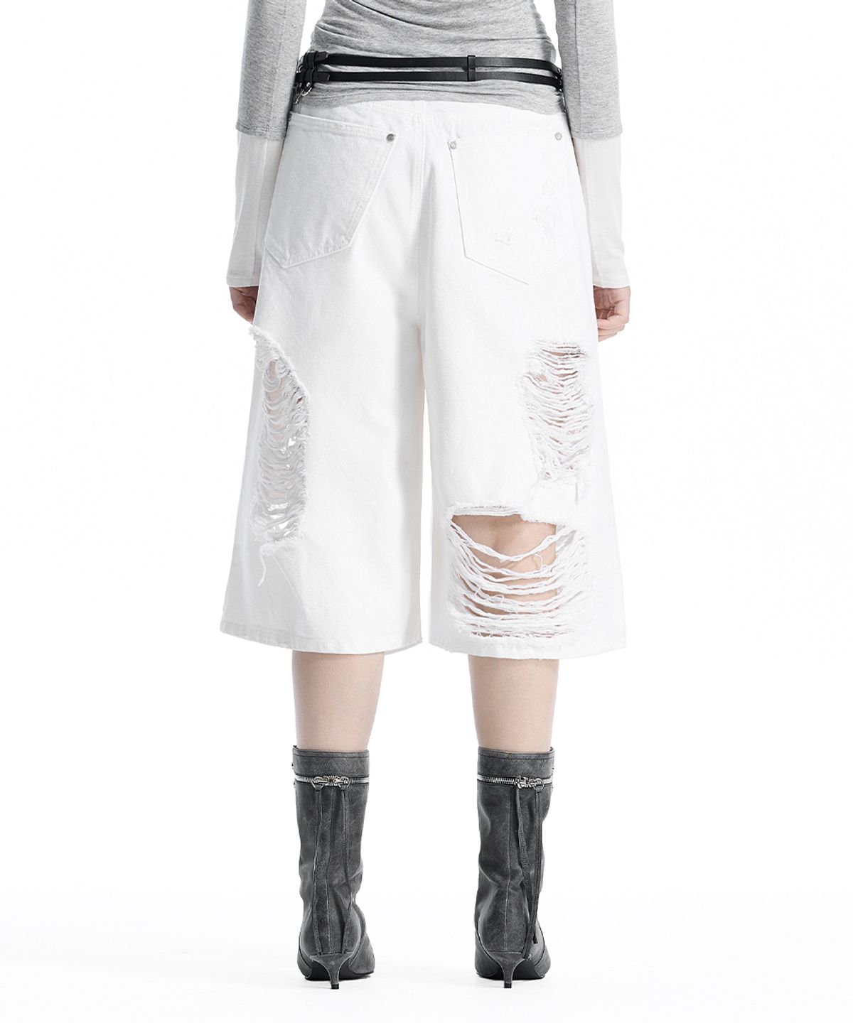 트리밍버드(TREEMINGBIRD) Scratch Damage Denim Shorts [ White ]