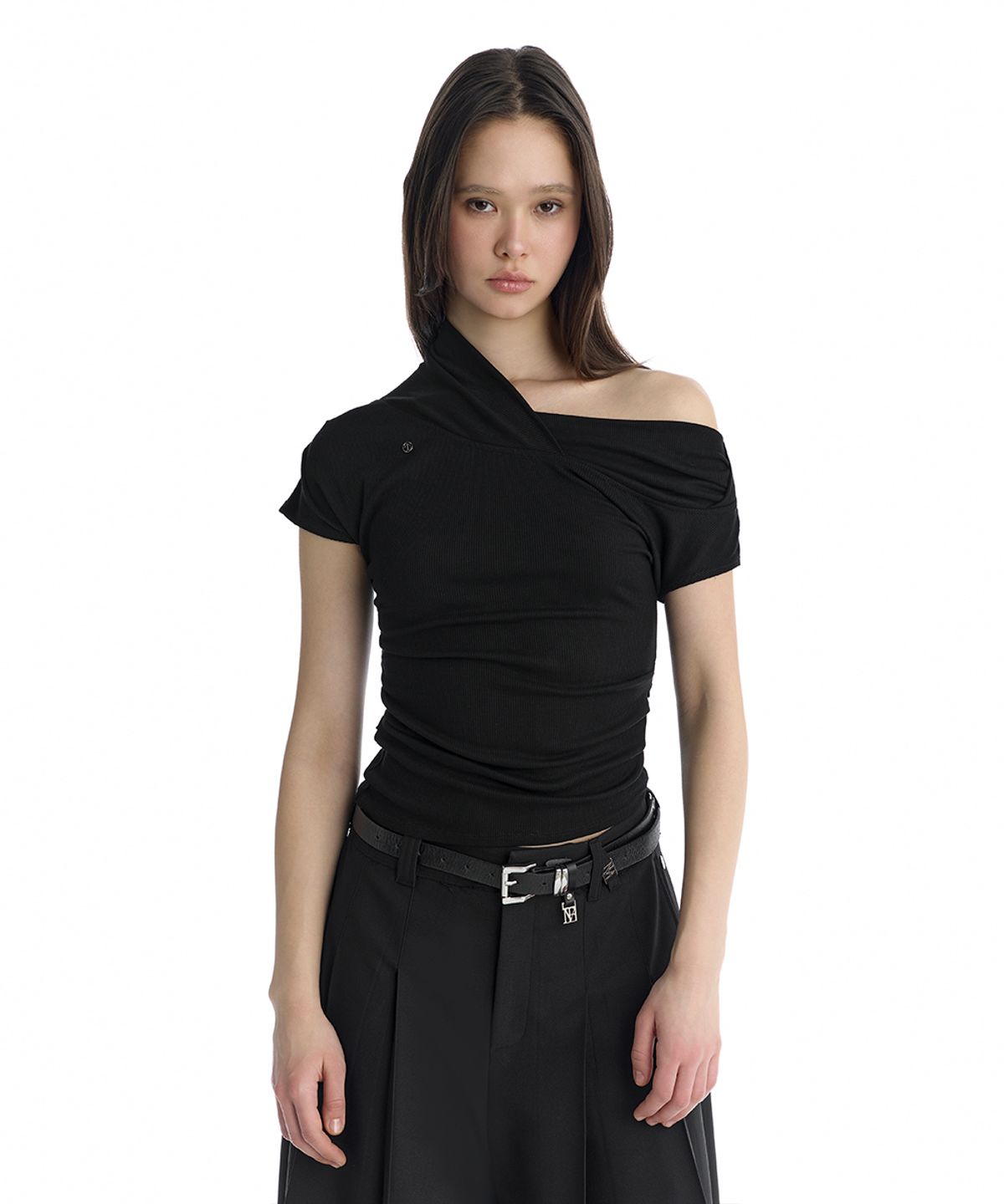 트리밍버드(TREEMINGBIRD) Asymmetric Draped Off-Shoulder Top [ Black ]