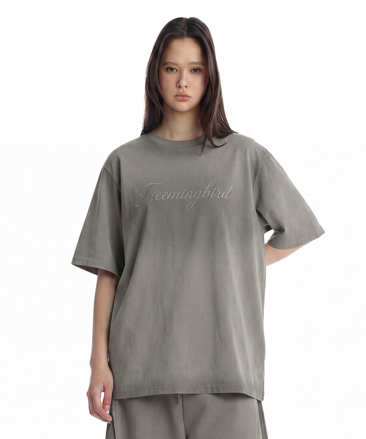 트리밍버드(TREEMINGBIRD) Vintage Brushed Script Logo T-Shirt [ Light Gray ]