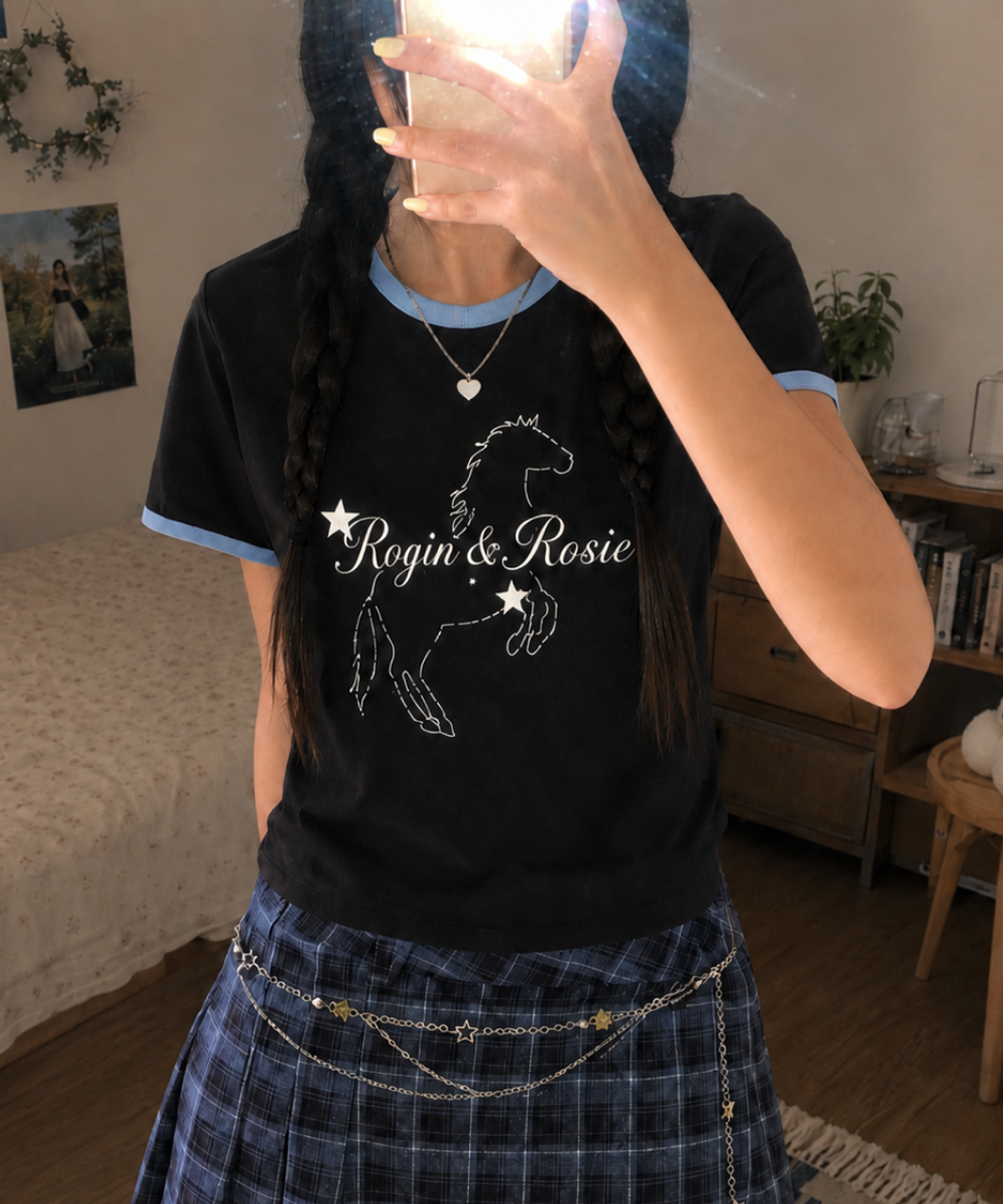 로긴 앤 로지(ROGIN N ROSIE) [Unisex] RnR Lettering horse Point Ringer T-shirt Black-Blue Small