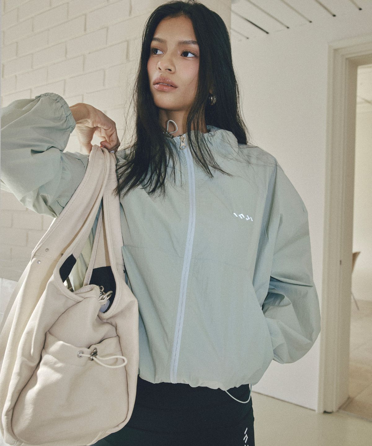 인지액티브(INJIACTIVE) Compact Light Crop Windbreaker 민트