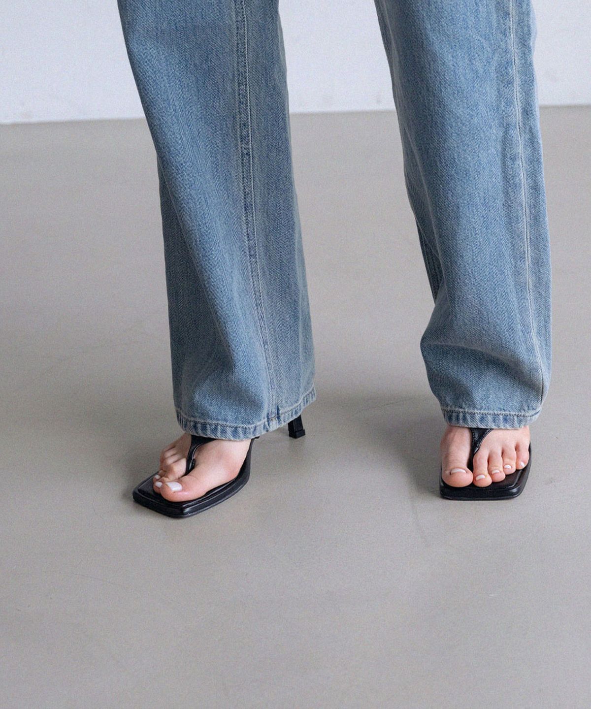 에펠클래식(EIFFELCLASSIC) LIZ Modern Flip-Flop Heels_ black,white 리즈 모던 쪼리 힐 7cm