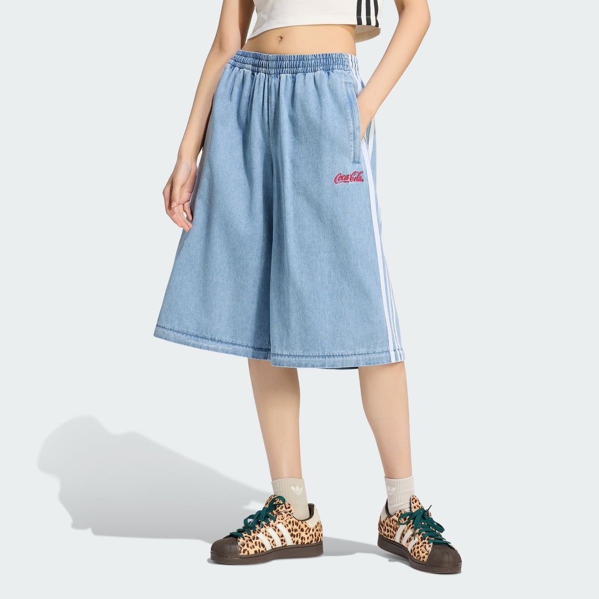 아디다스(ADIDAS) 아디다스X코카콜라 아딜레늄 파이어버드 데님 트랙 팬츠 KY7557