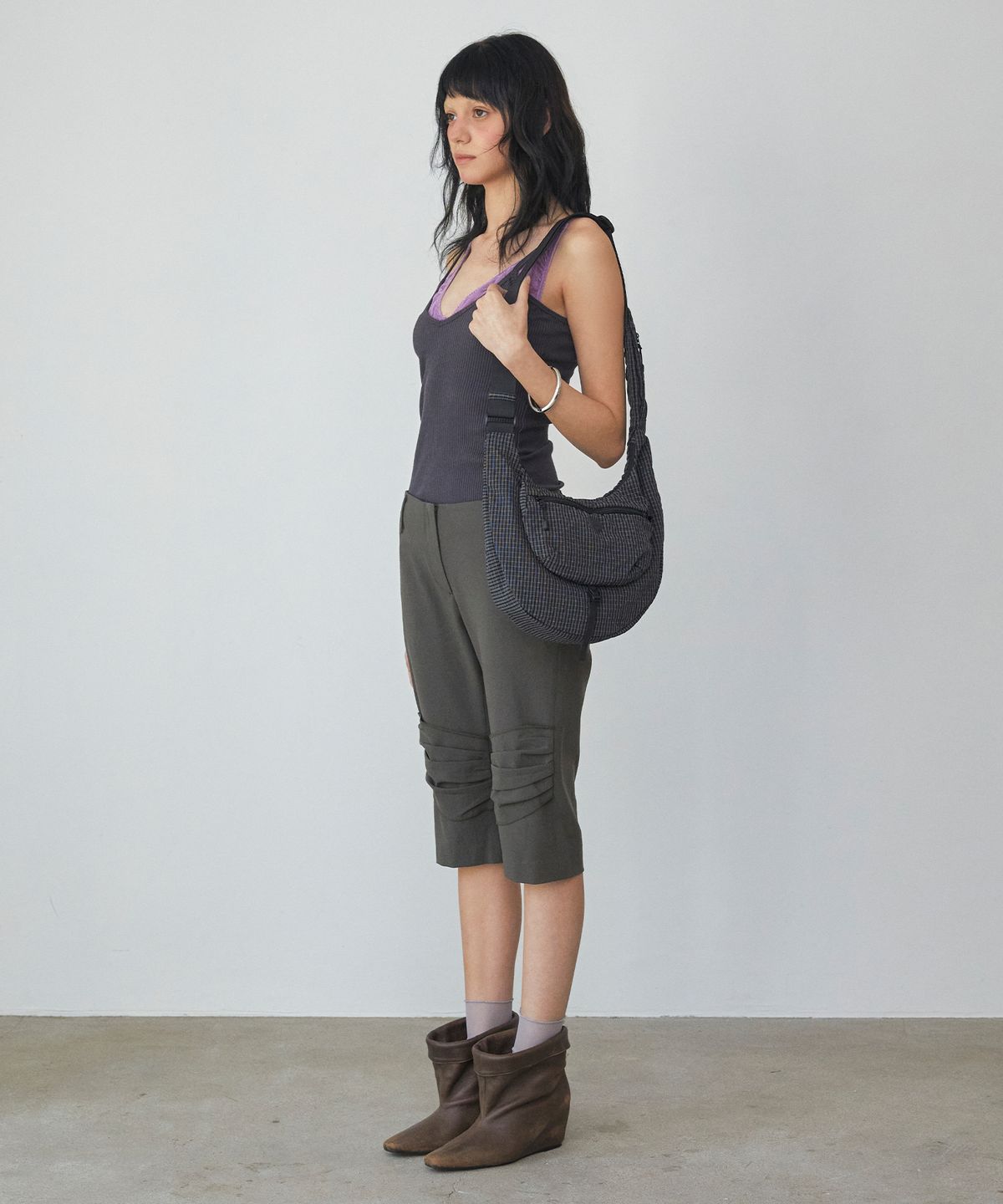 페넥(FENNEC) AIRY SLING BAG - BLACK