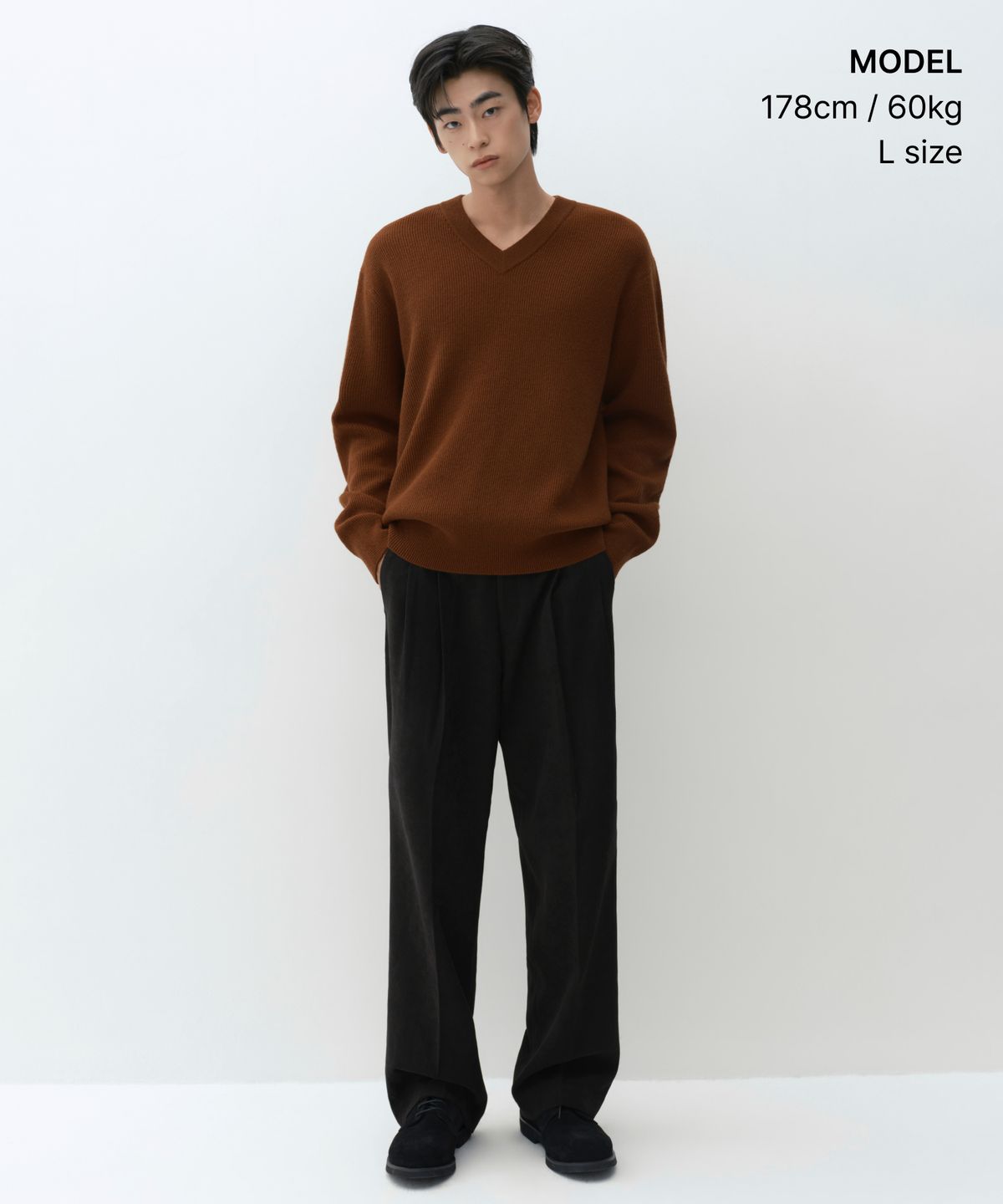 무신사 스탠다드(MUSINSA STANDARD) [빅토리아 울] 미니멀 리브드 브이 넥 니트 [브릭]