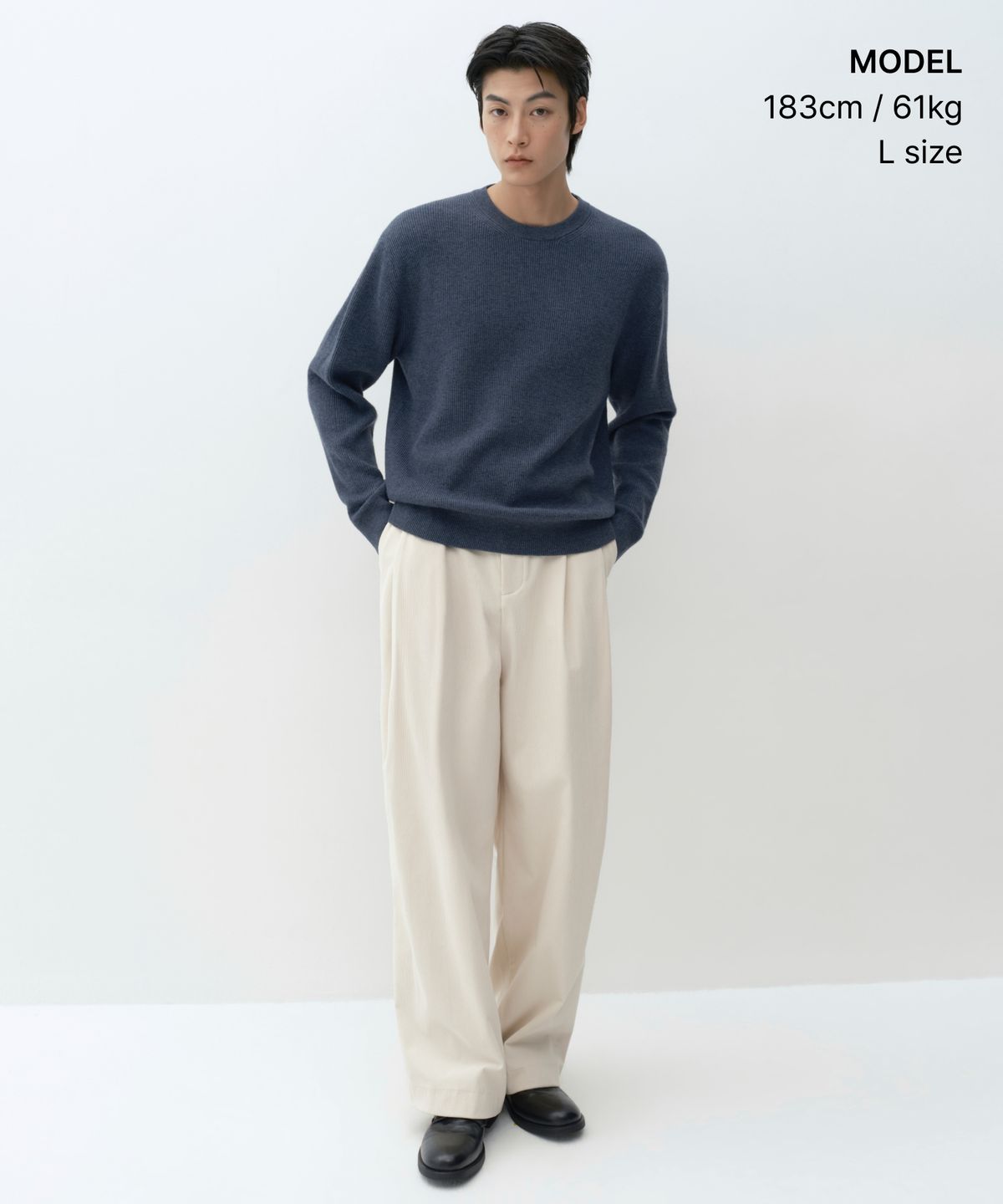 무신사 스탠다드(MUSINSA STANDARD) [빅토리아 울] 미니멀 리브드 크루 넥 니트 [블루 그레이]