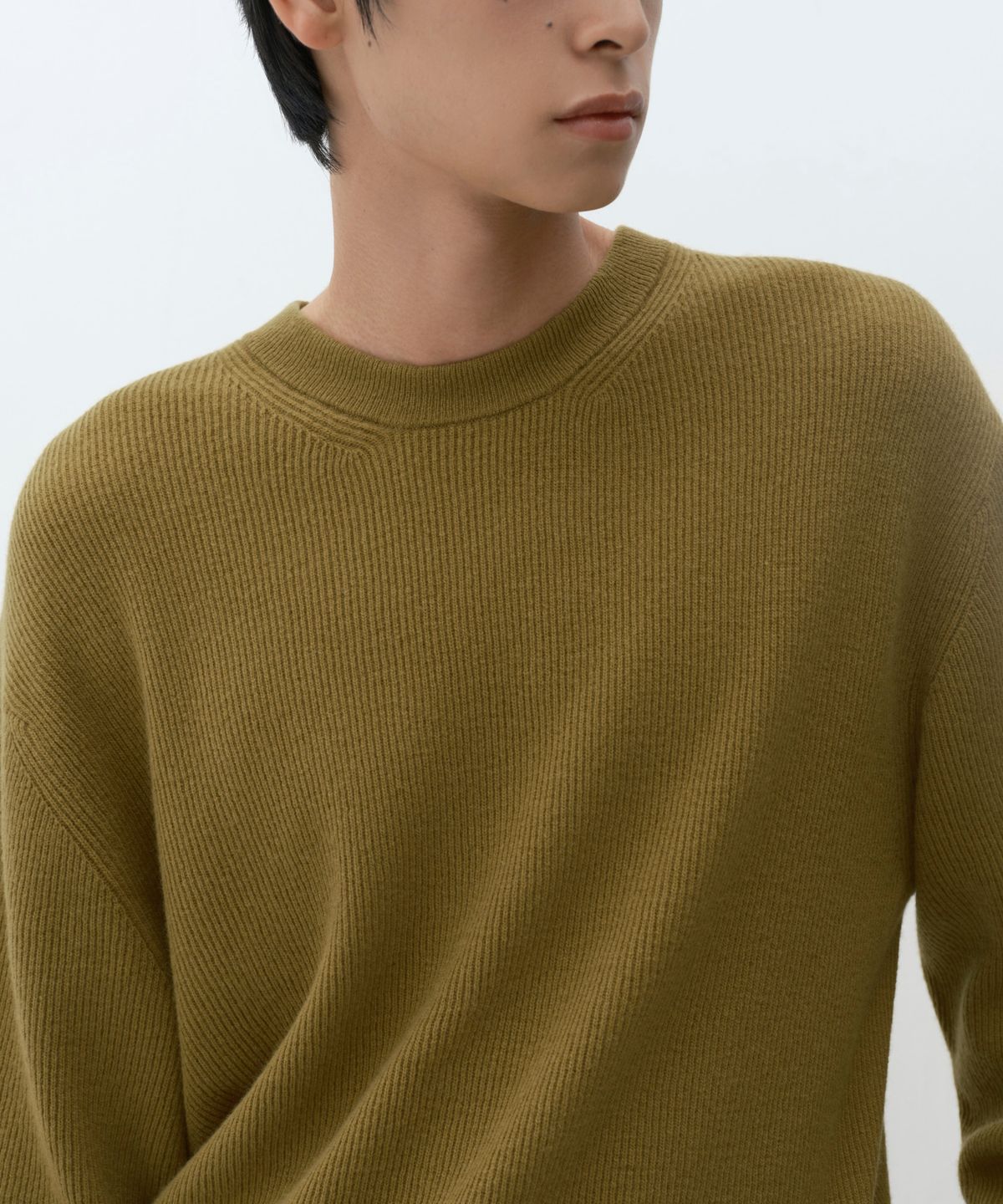무신사 스탠다드(MUSINSA STANDARD) [빅토리아 울] 미니멀 리브드 크루 넥 니트 [앰버]