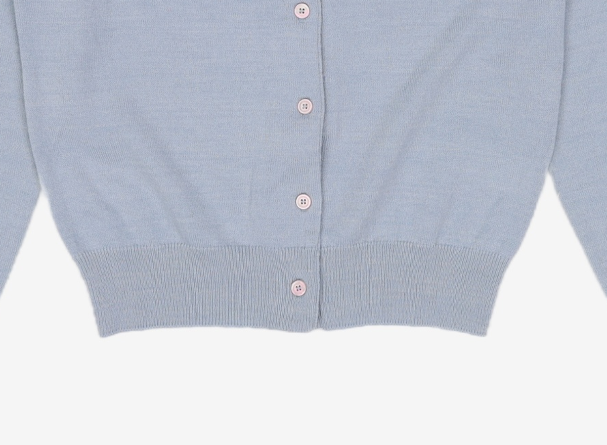 오아이오아이 컬렉션(OIOI COLLECTION) BASIC PATCH KNIT CARDIGAN (WOMEN) [SKY BLUE] FREE