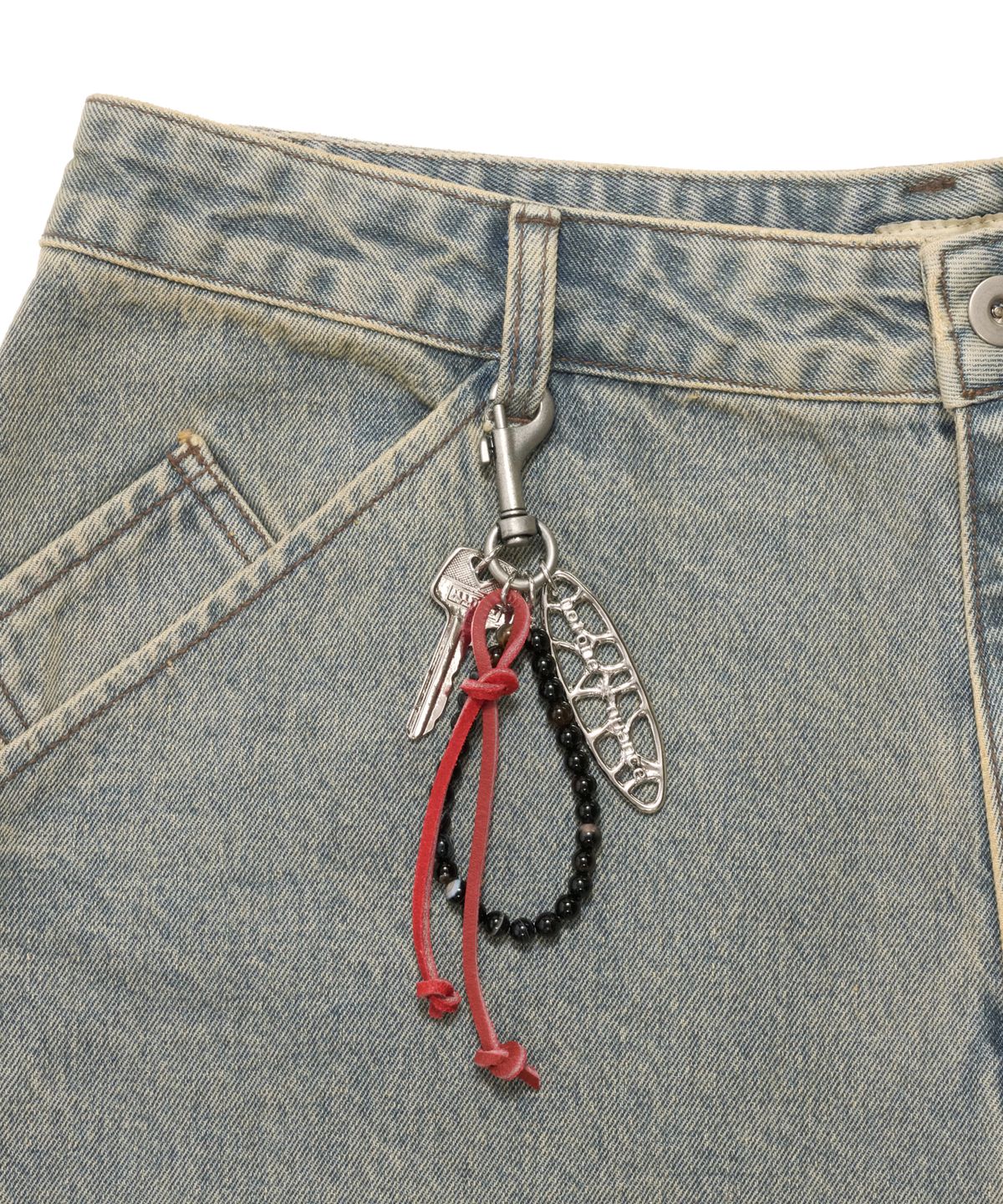 논타입(NONTYPE) LEAF SYMBOL LEATHER KEYRING (SILVER)