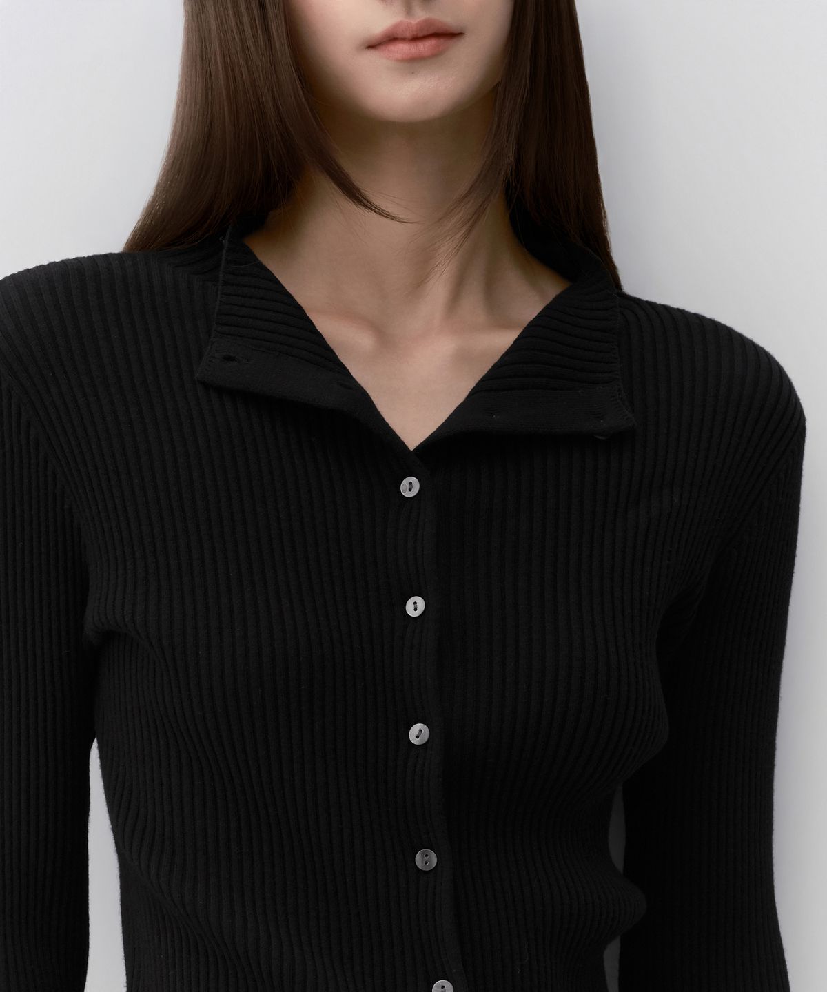 무신사 스탠다드 우먼(MUSINSA STANDARD WOMAN) 우먼즈 리브드 슬림 모크 넥 가디건 [블랙]