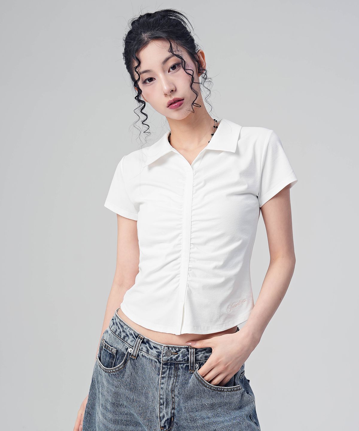 어반드레스(AVANDRESS) 벨린 소로나 카라 셔링 티_3Colors