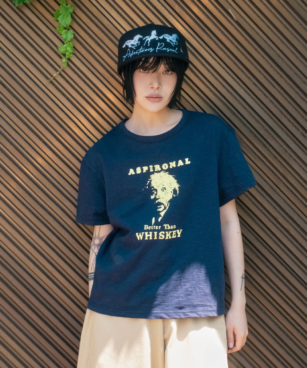 스켈리웩(SCALLYWAG) ASPIRONAL 슬라브 크롭 티셔츠[네이비]