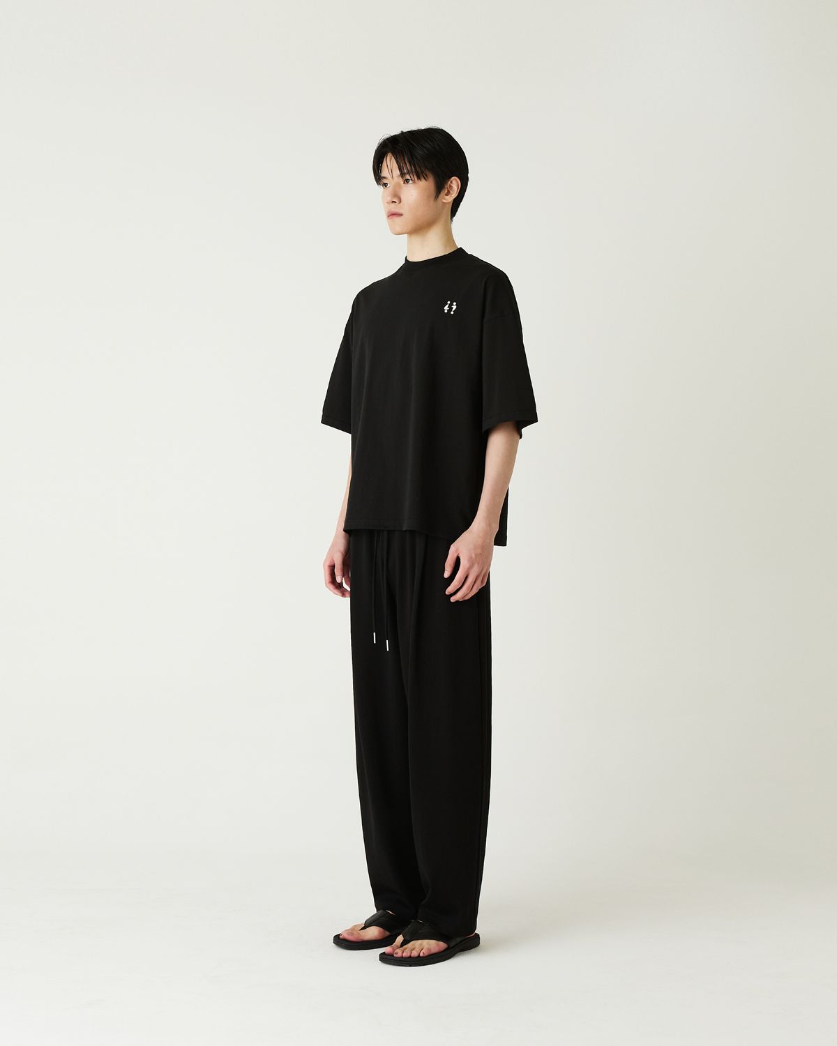 디앤드퀘스천(THEENDQUESTION) Relax tuck pants / BLACK