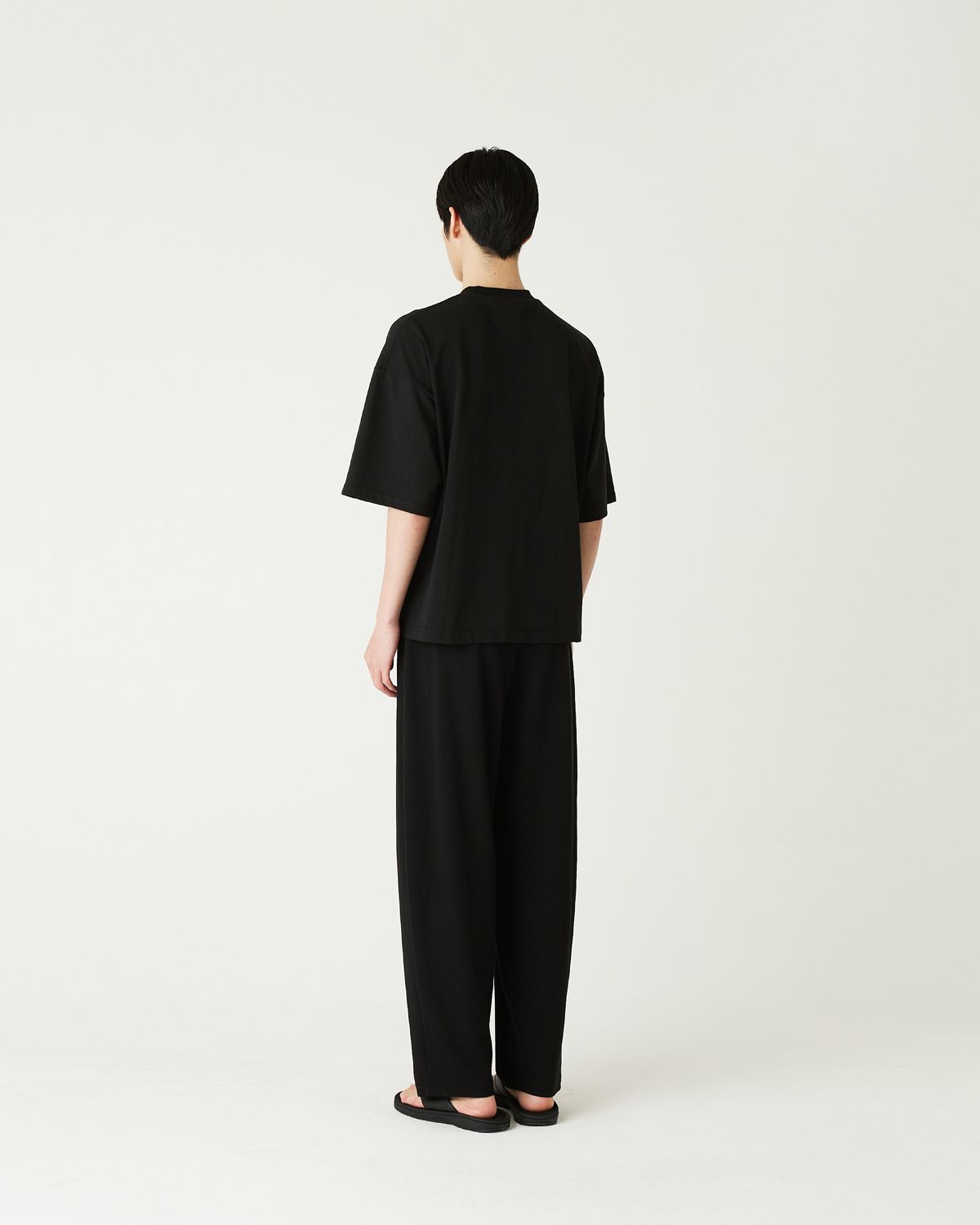 디앤드퀘스천(THEENDQUESTION) Relax tuck pants / BLACK