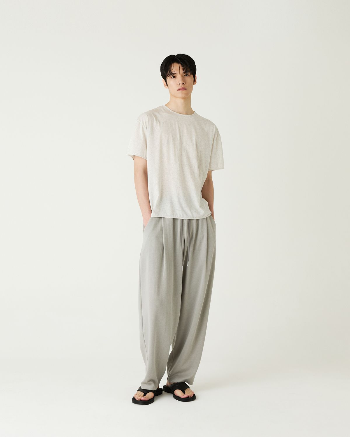 디앤드퀘스천(THEENDQUESTION) Relax tuck pants / GRAY