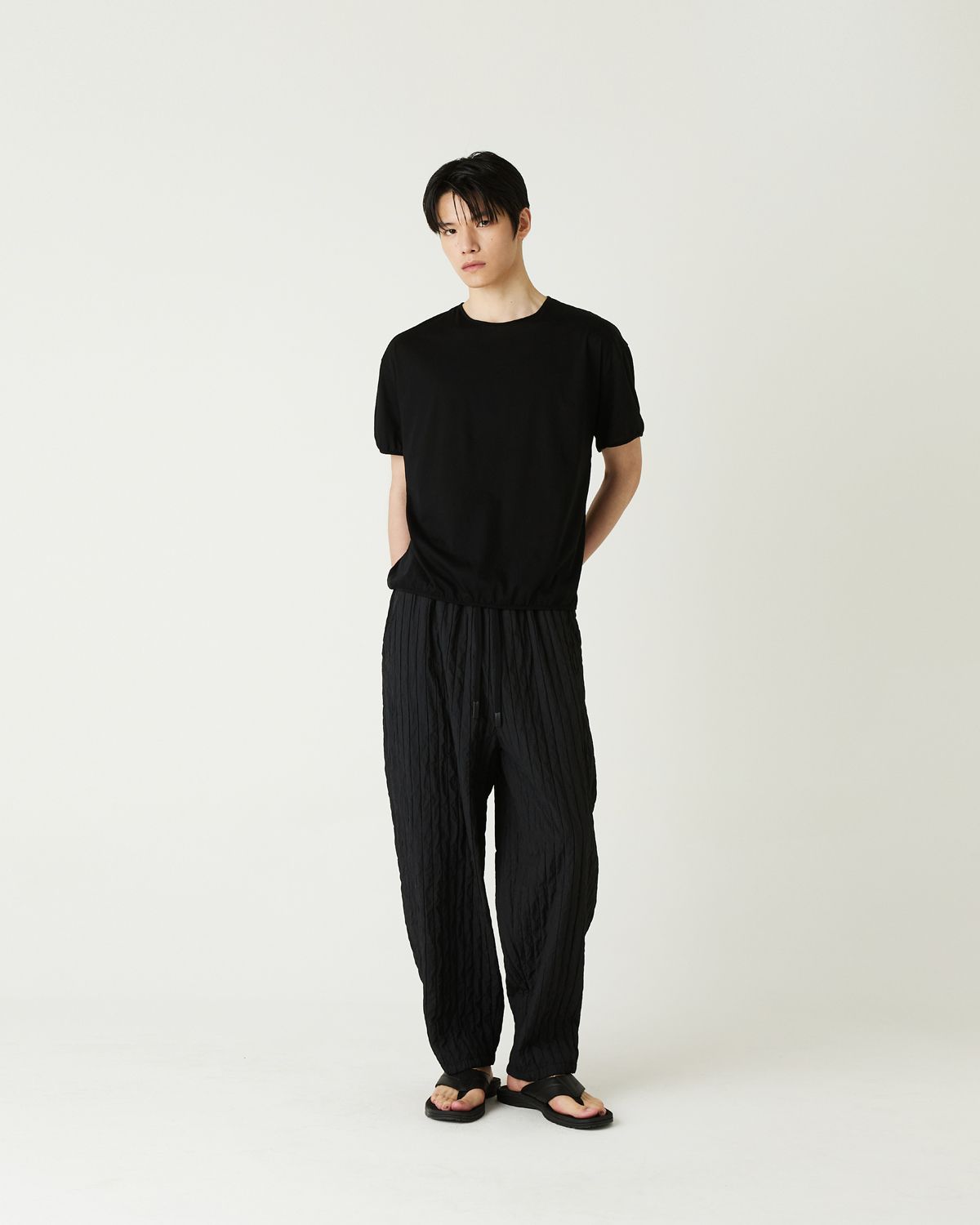 디앤드퀘스천(THEENDQUESTION) Pleats balloon pants / BLACK