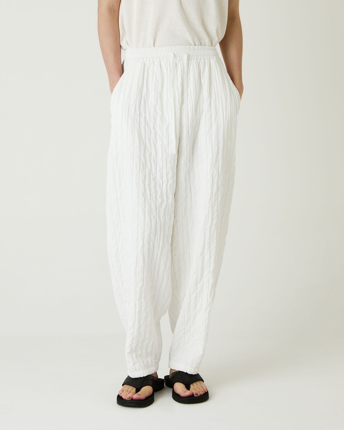 디앤드퀘스천(THEENDQUESTION) Pleats balloon pants / WHITE