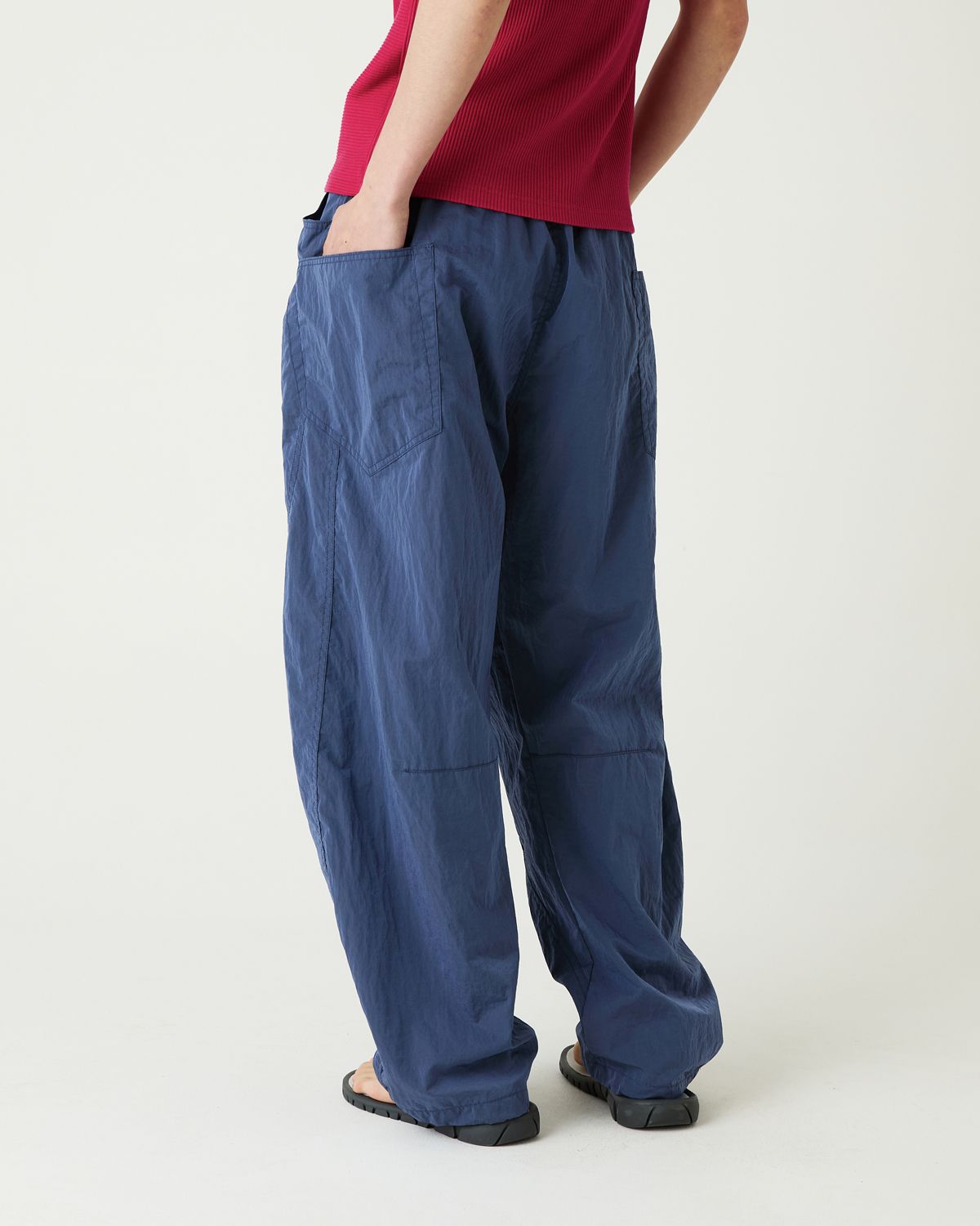 디앤드퀘스천(THEENDQUESTION) Puckering nylon pants / BLUE