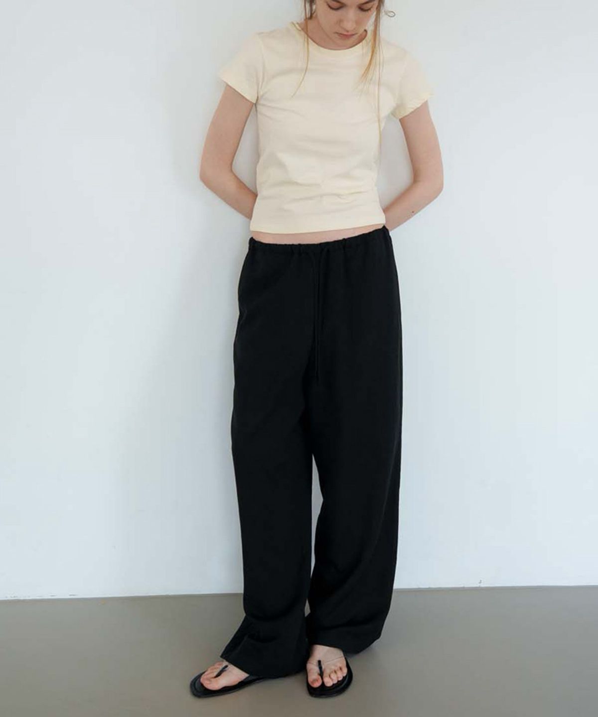 스러움(SEUREOUM) Relaxed Banding Pants_Black