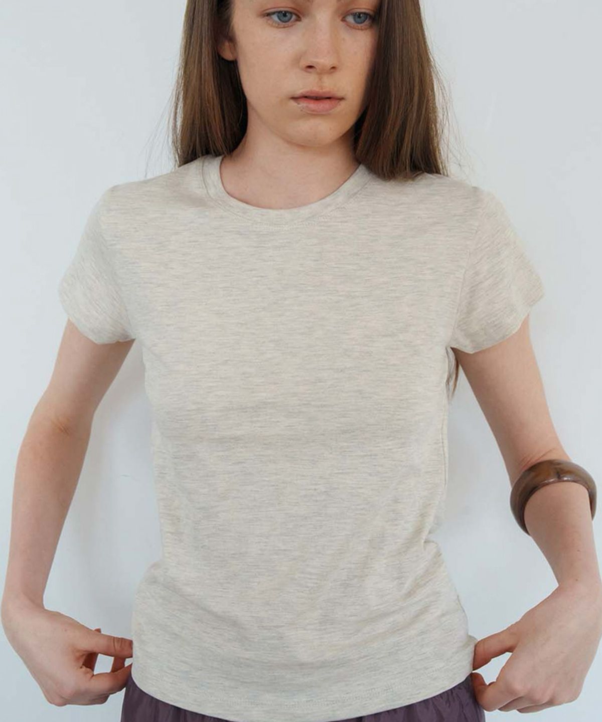 스러움(SEUREOUM) Signature Slim-fit T-shirt_Oatmeal