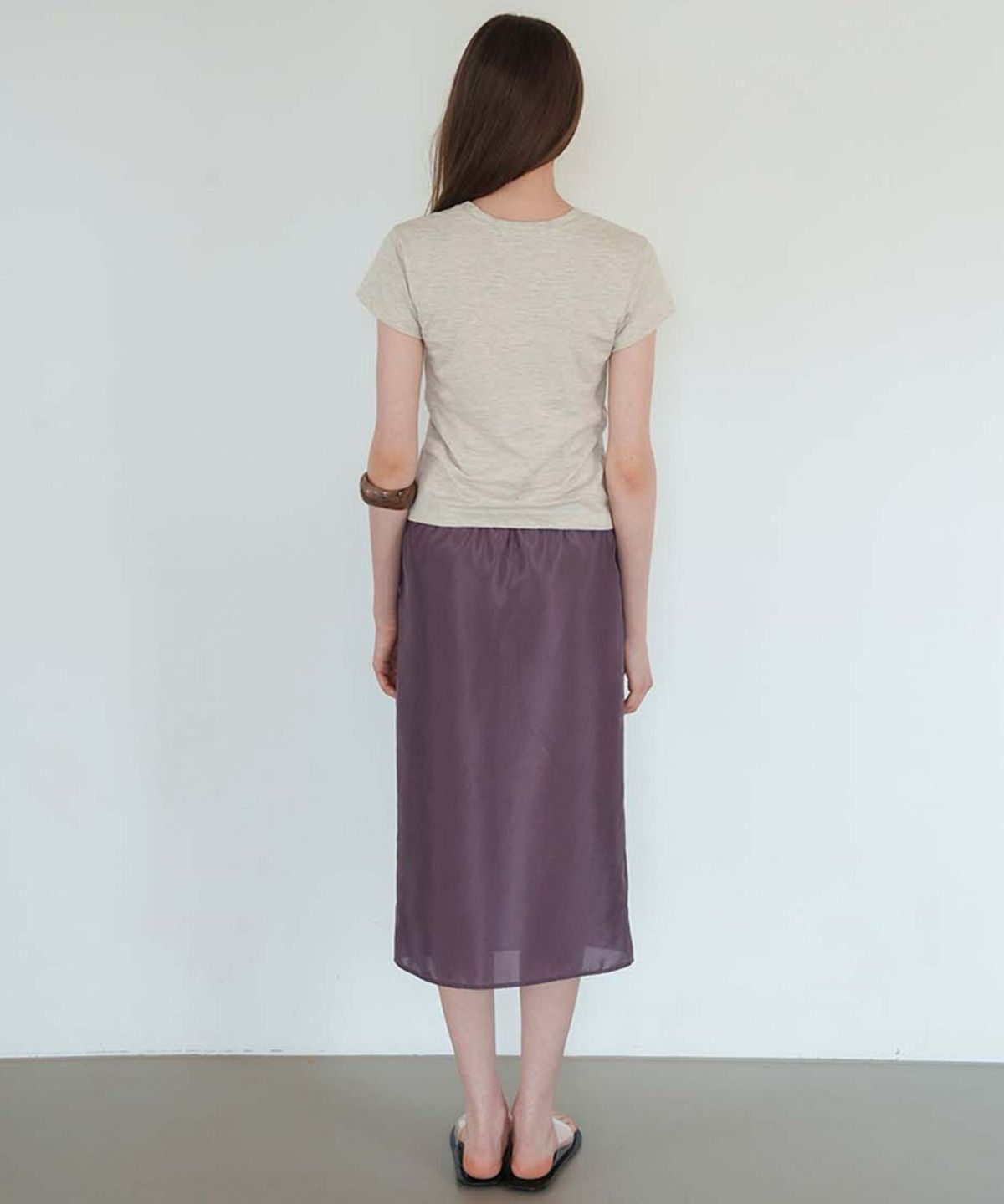 스러움(SEUREOUM) Signature Slim-fit T-shirt_Oatmeal