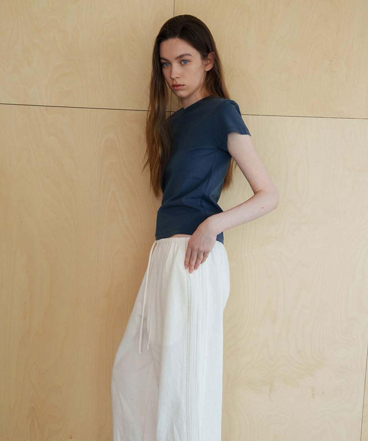 스러움(SEUREOUM) Signature Slim-fit T-shirt_Washed Navy