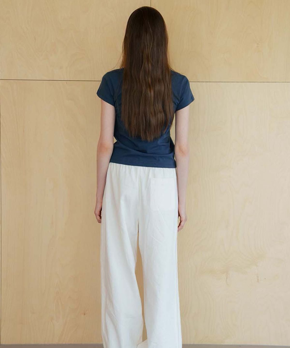 스러움(SEUREOUM) Signature Slim-fit T-shirt_Washed Navy