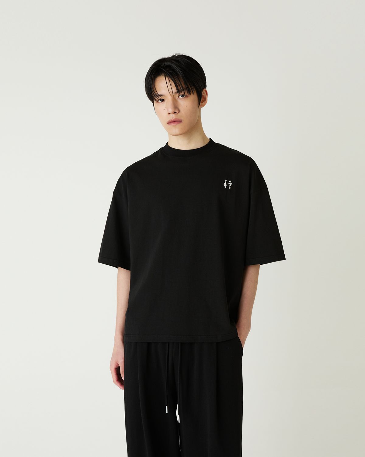 디앤드퀘스천(THEENDQUESTION) Symbol embroidery t-shirt / BLACK