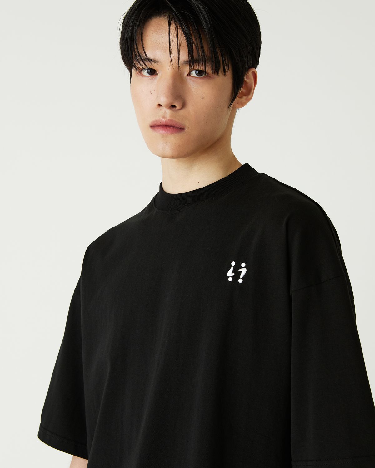 디앤드퀘스천(THEENDQUESTION) Symbol embroidery t-shirt / BLACK