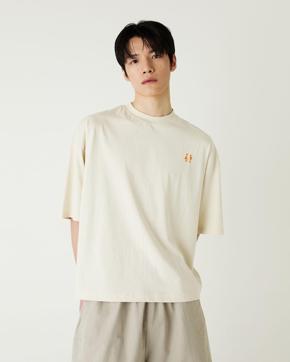 디앤드퀘스천(THEENDQUESTION) Symbol embroidery t-shirt / BEIGE