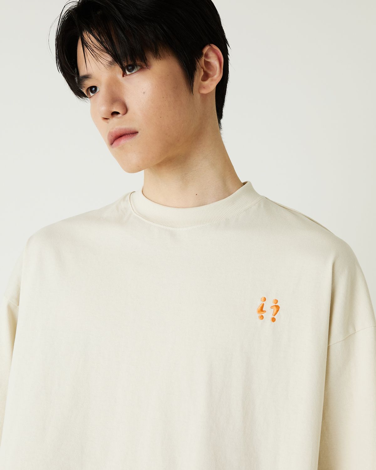 디앤드퀘스천(THEENDQUESTION) Symbol embroidery t-shirt / BEIGE