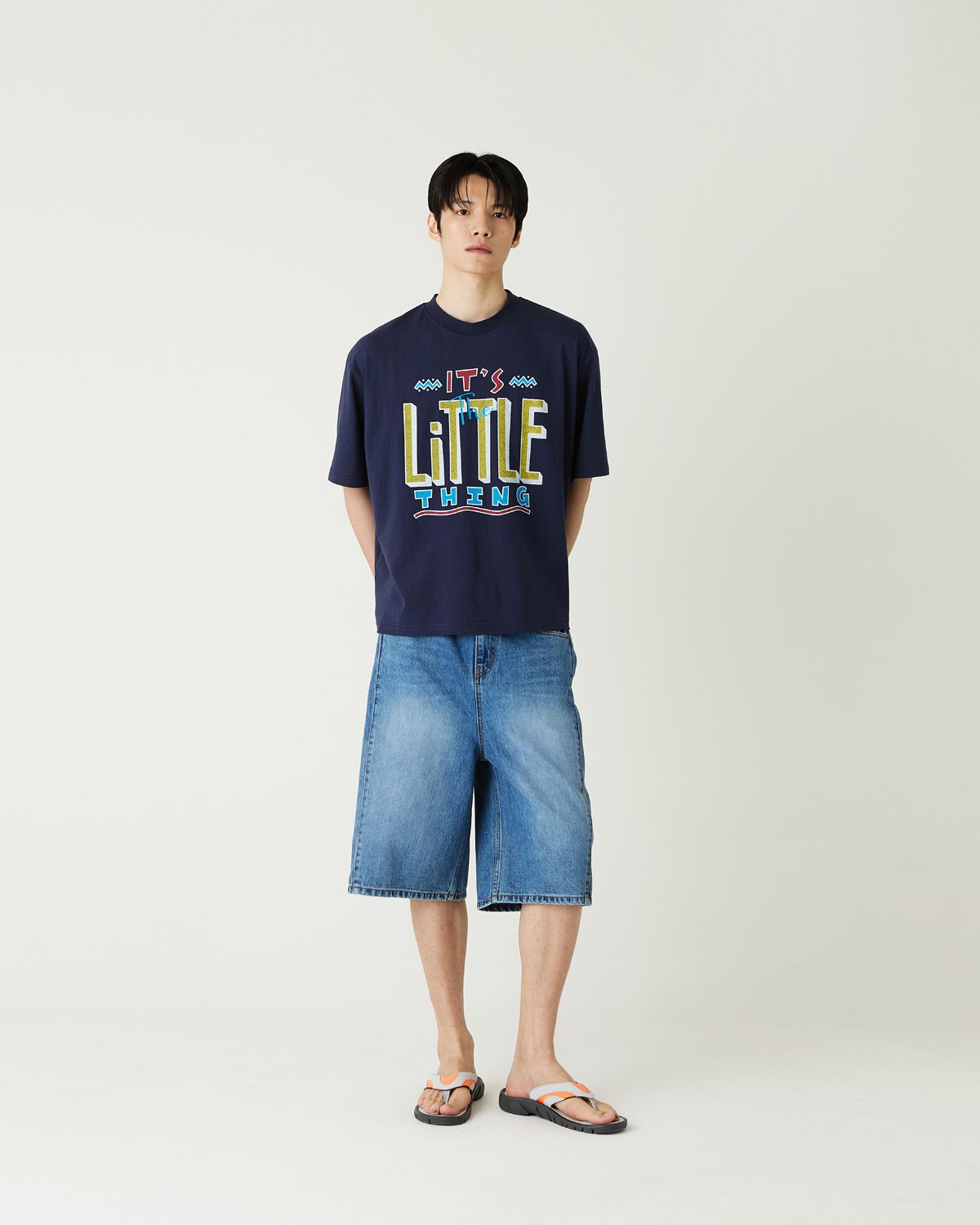 디앤드퀘스천(THEENDQUESTION) Little thing print t-shirt / NAVY