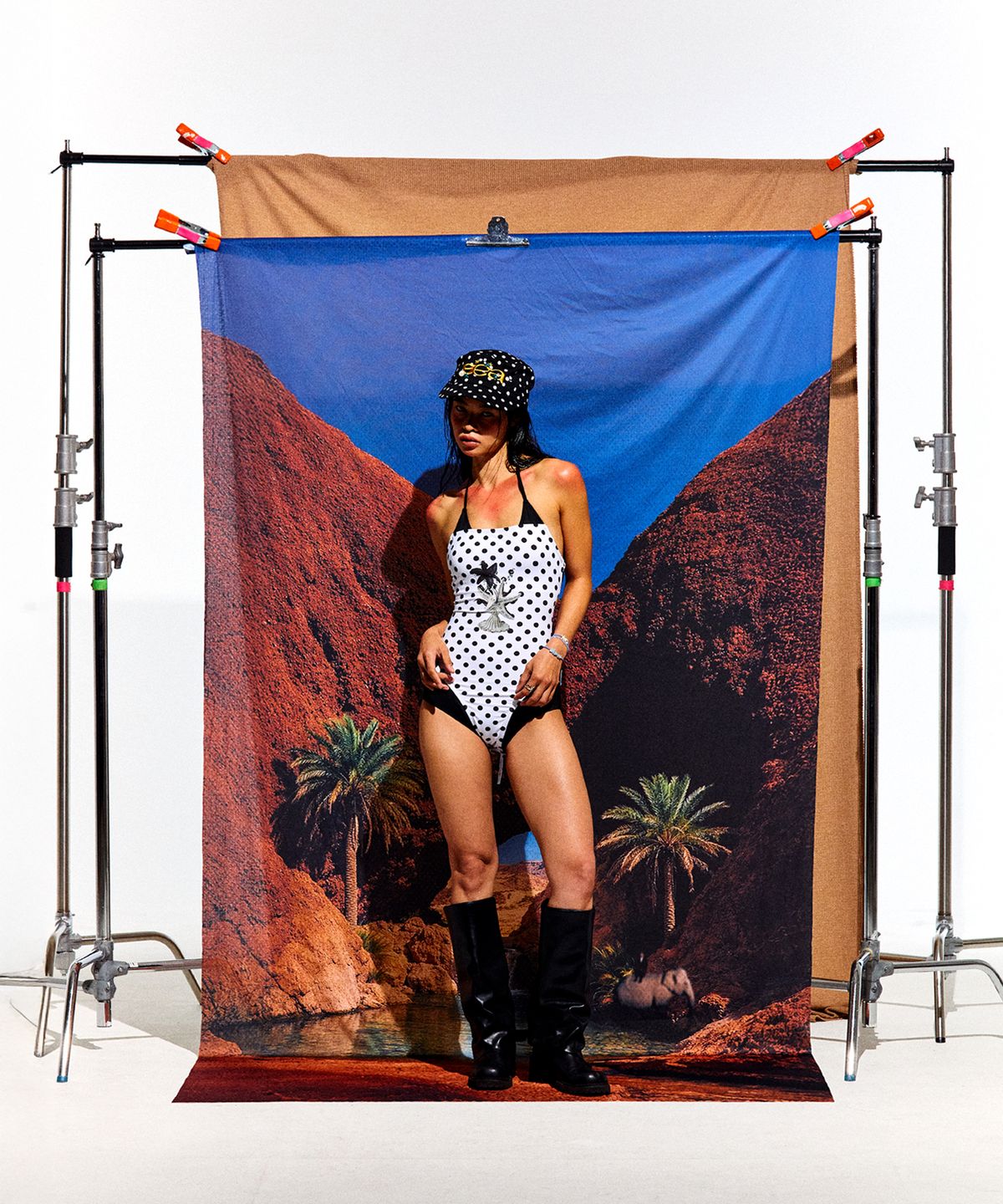 뉴제(NEWGE) Dot Swimsuit (White Starfish)