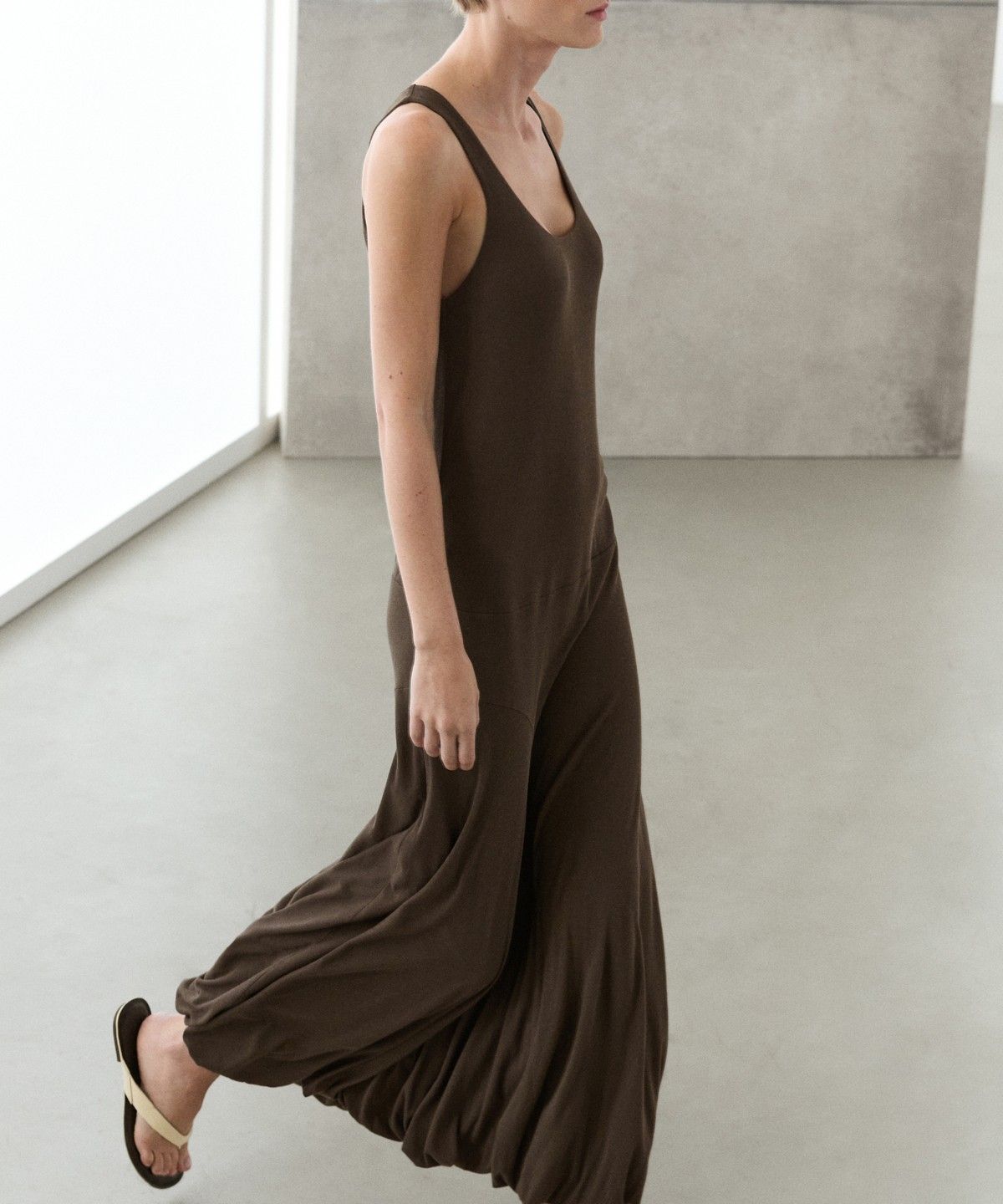 마시모두띠(MASSIMO DUTTI) 퍼프 디테일 미디 원피스