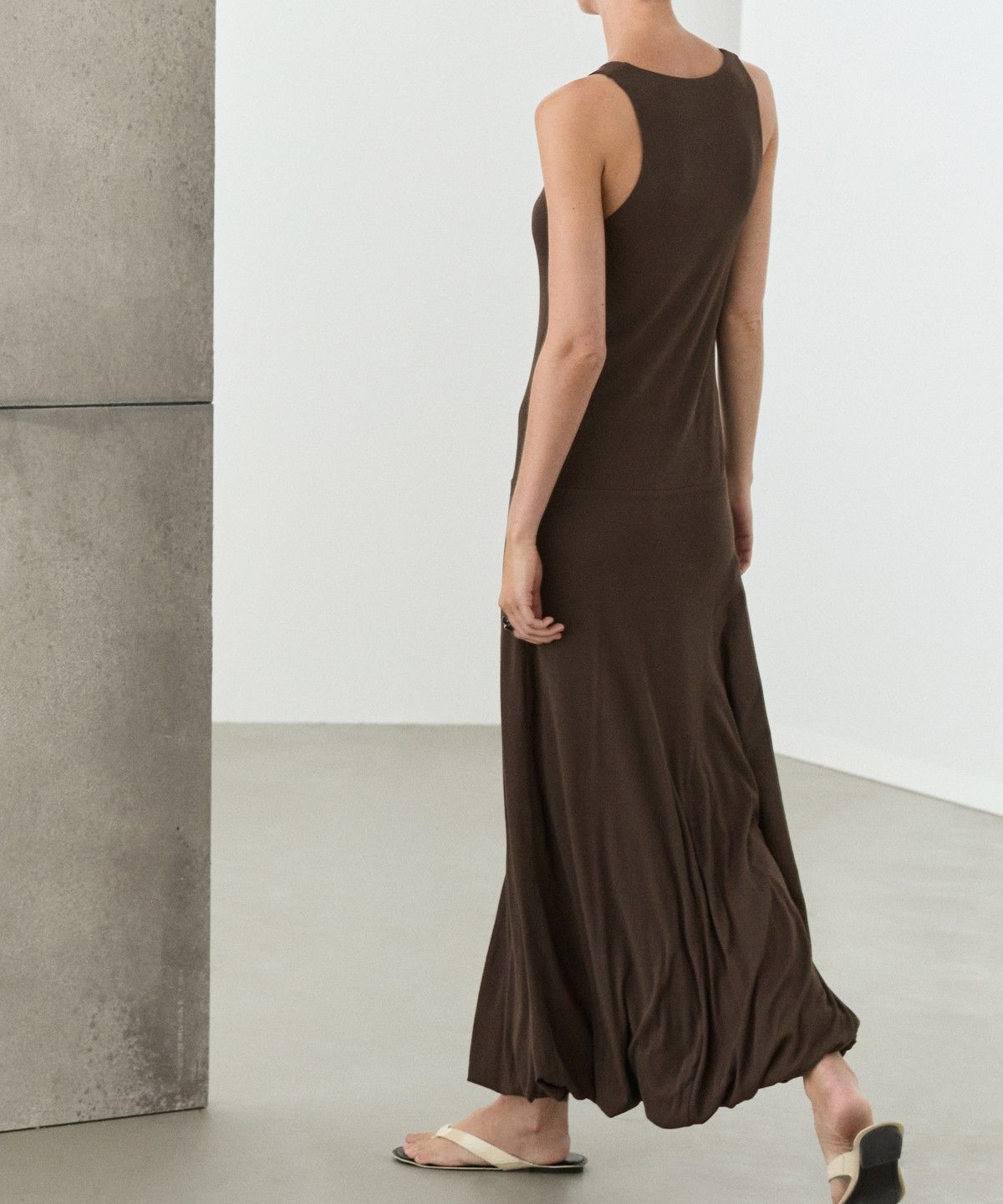 마시모두띠(MASSIMO DUTTI) 퍼프 디테일 미디 원피스