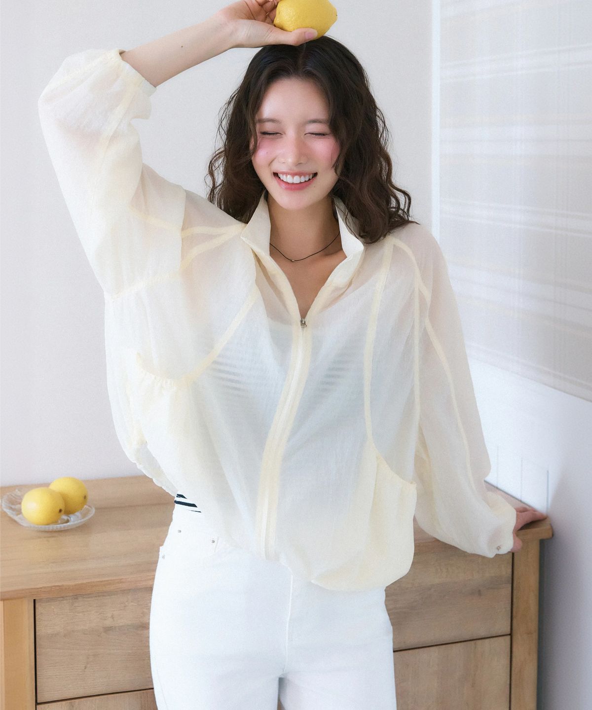 로엠(ROEM) 하이넥 시스루 바람막이 RMJPG26RT1