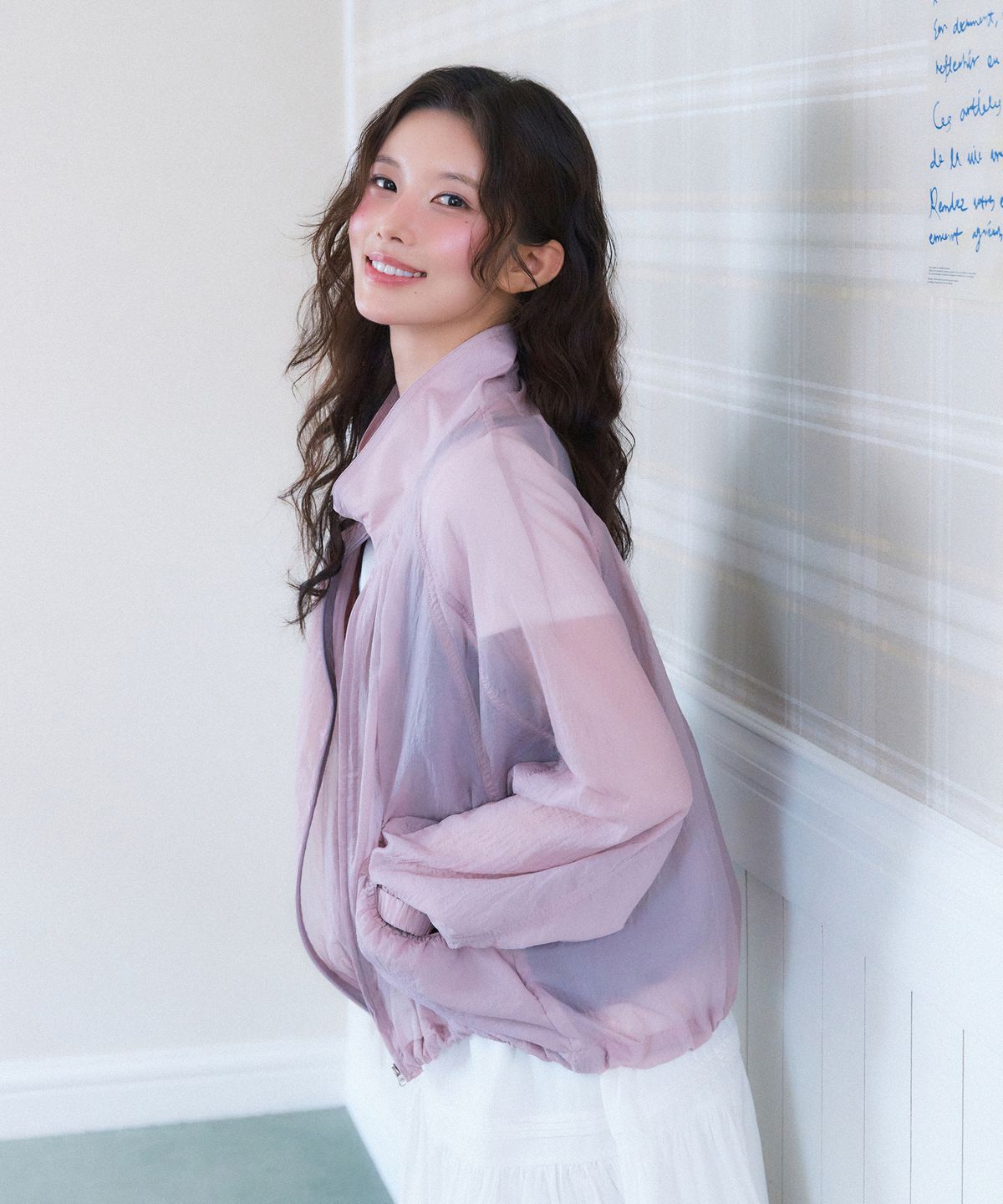 로엠(ROEM) 하이넥 시스루 바람막이 RMJPG26RT1