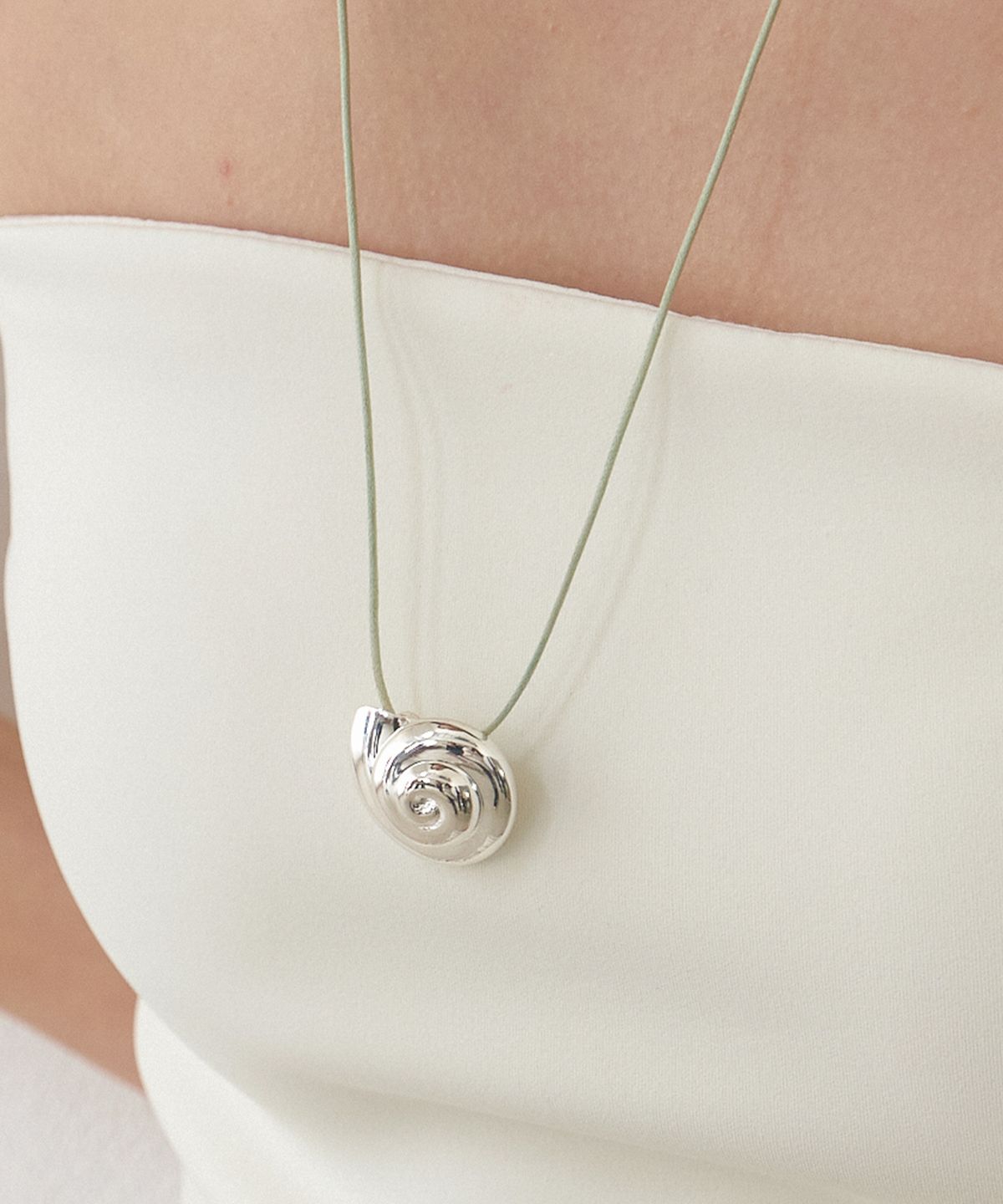 바이위켄드(BYWEEKEND) Seashell necklace_cotton