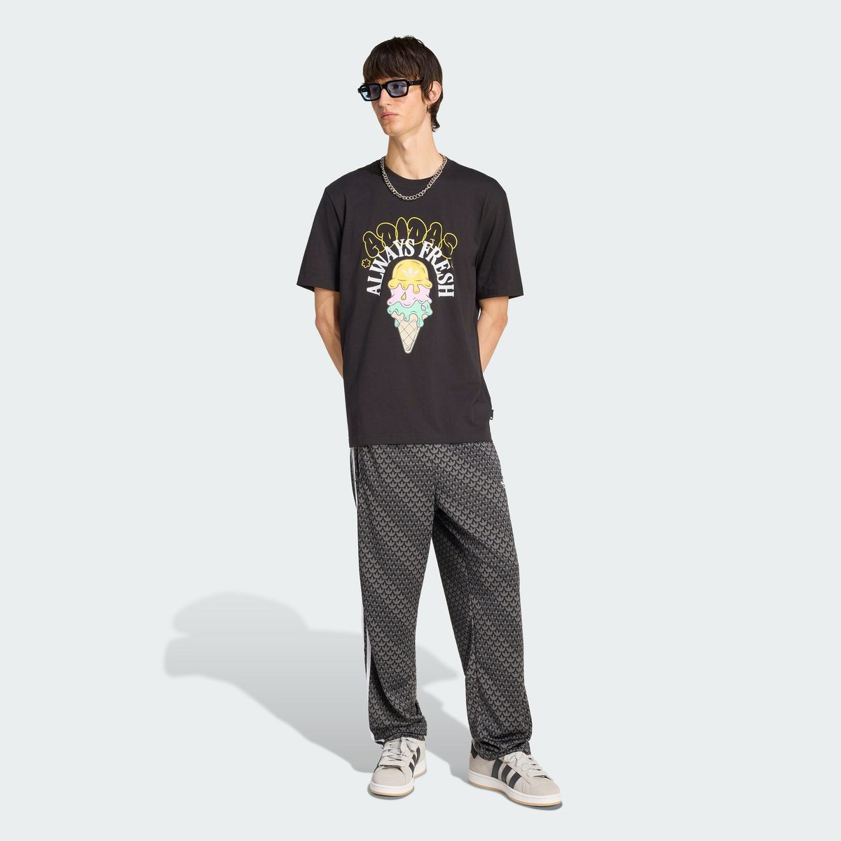 아디다스(ADIDAS) LOOSE GRAPHIC T IA4480
