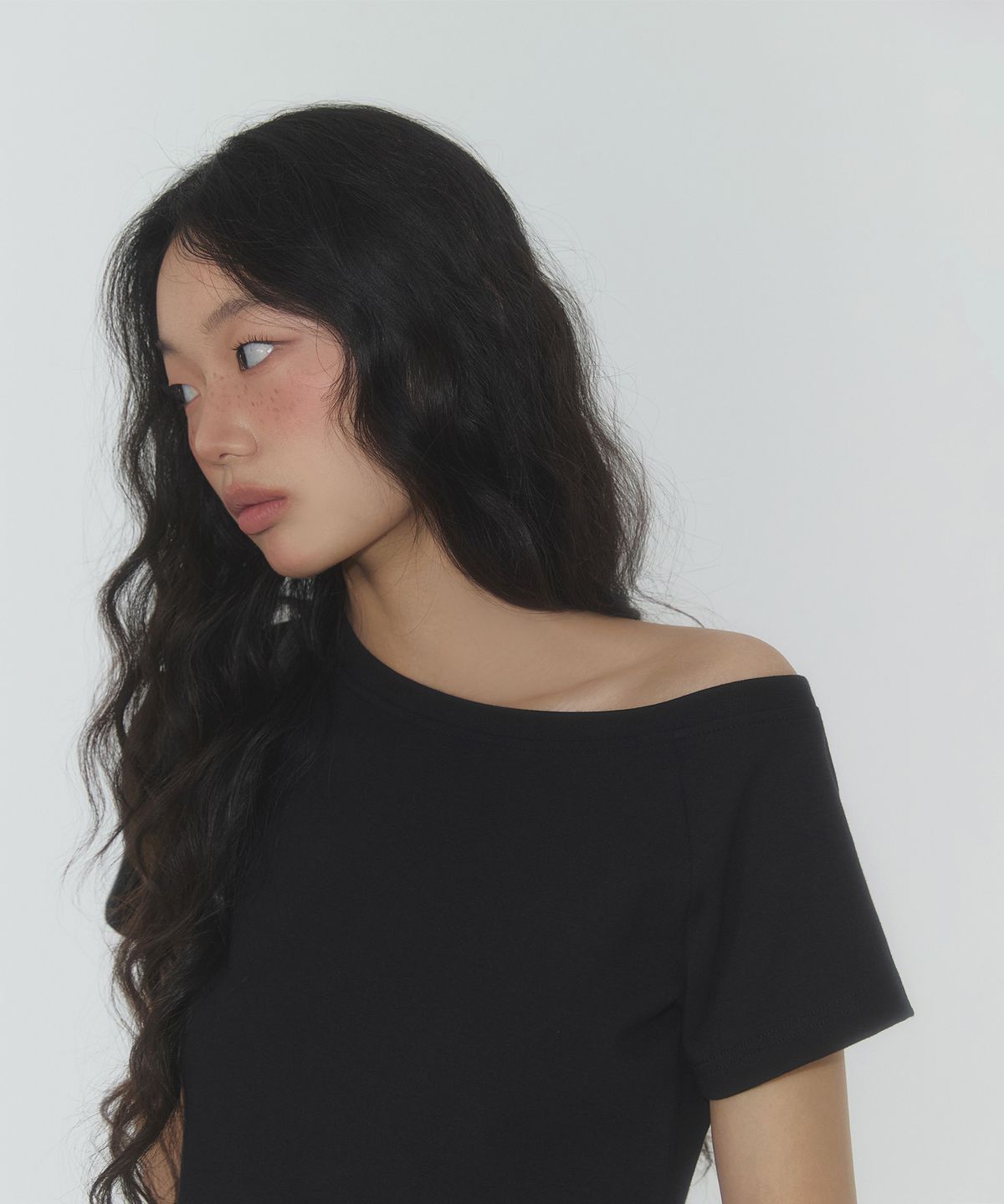 트위(TWEE) 폴데 원오프 반팔 티셔츠