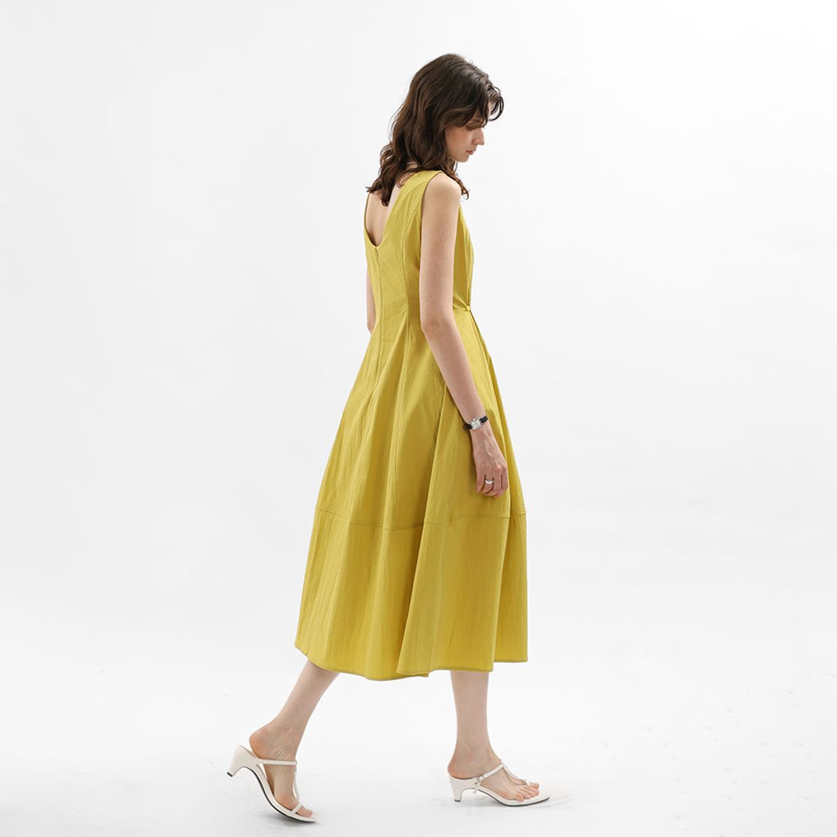웬스데이딜라잇(WEDNESDAY DELIGHT) WD_Shirring flare sleeveless dress_OLIVE