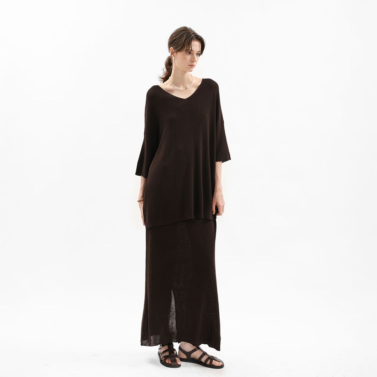웬스데이딜라잇(WEDNESDAY DELIGHT) WD_Deep v-neck knit top and skirt set_2color